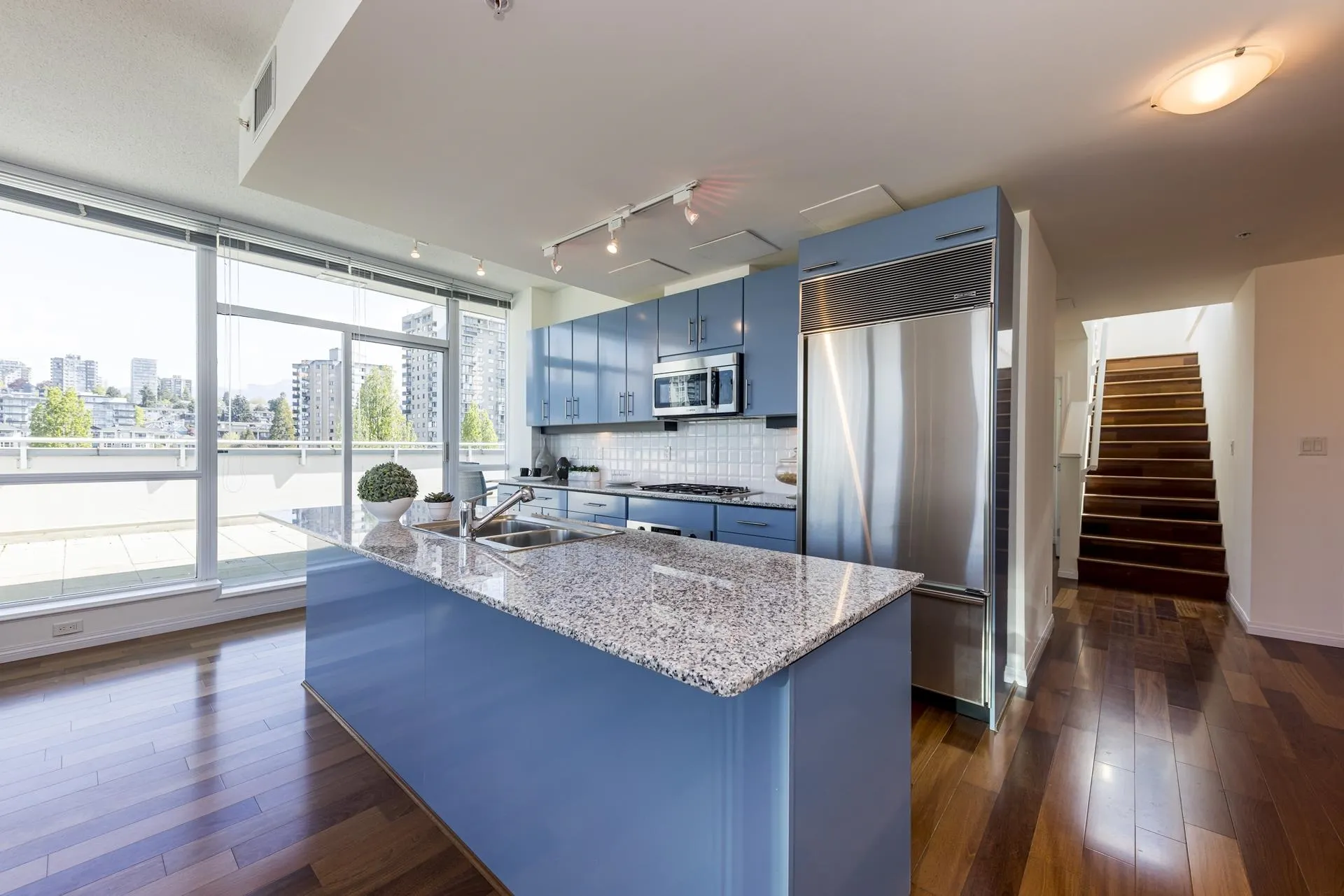 168 E Esplanade #PH1