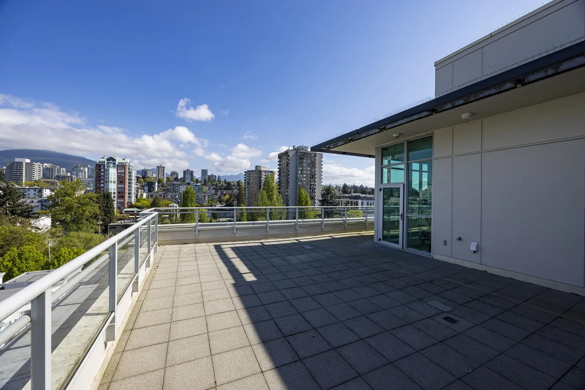 168 E Esplanade #PH1