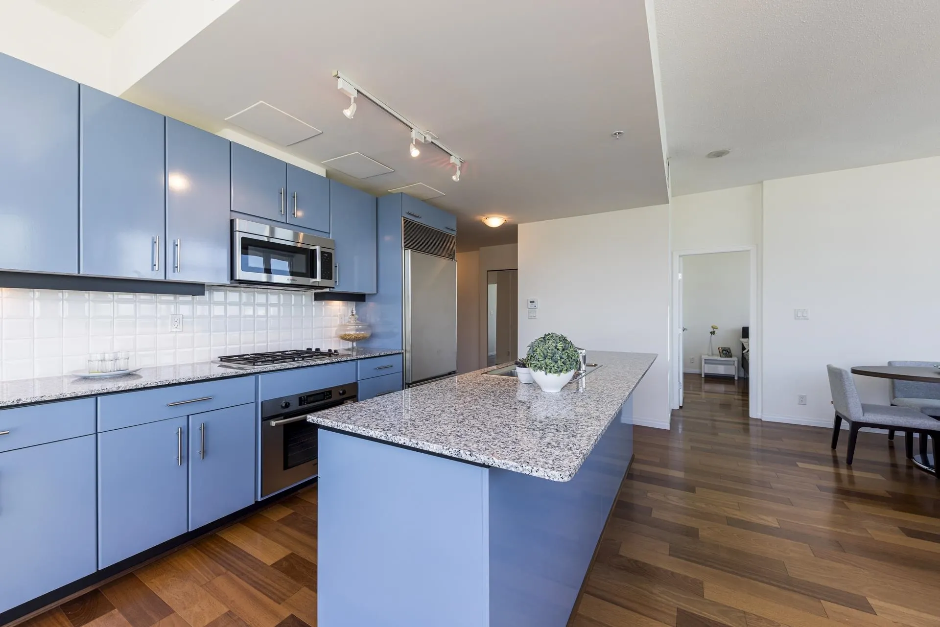 168 E Esplanade #PH1