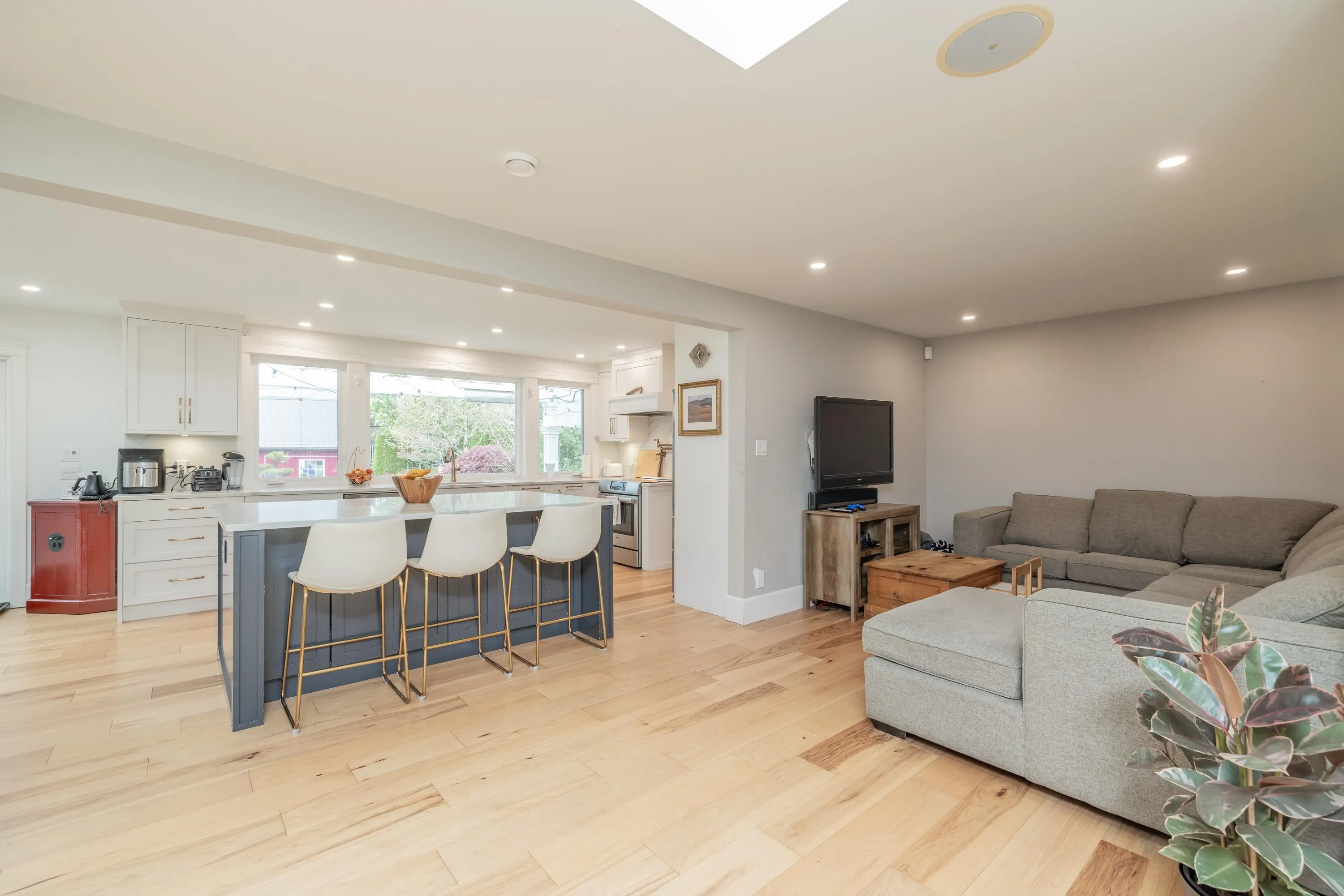23293 34a Avenue