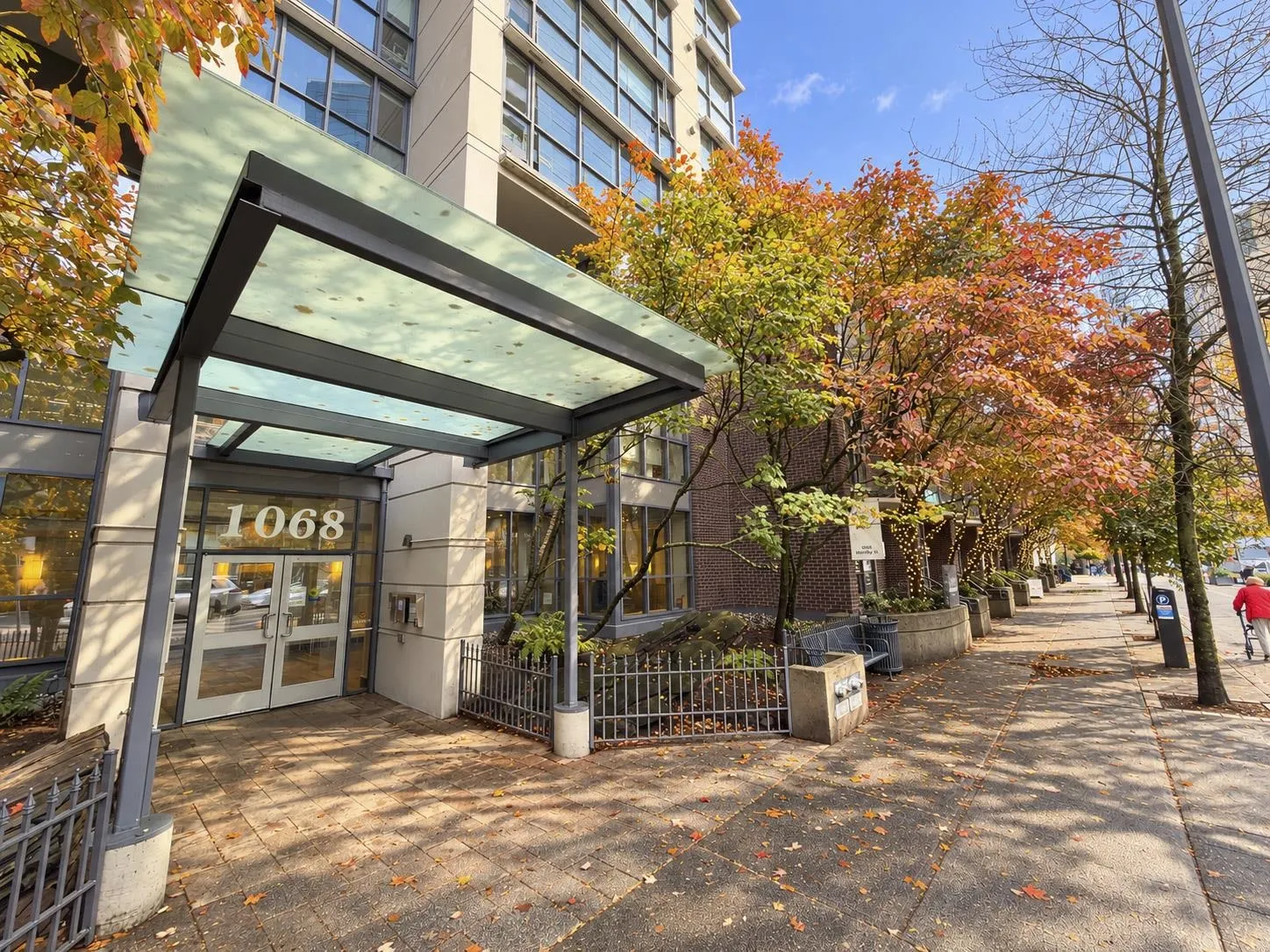 1068 Hornby Street #807