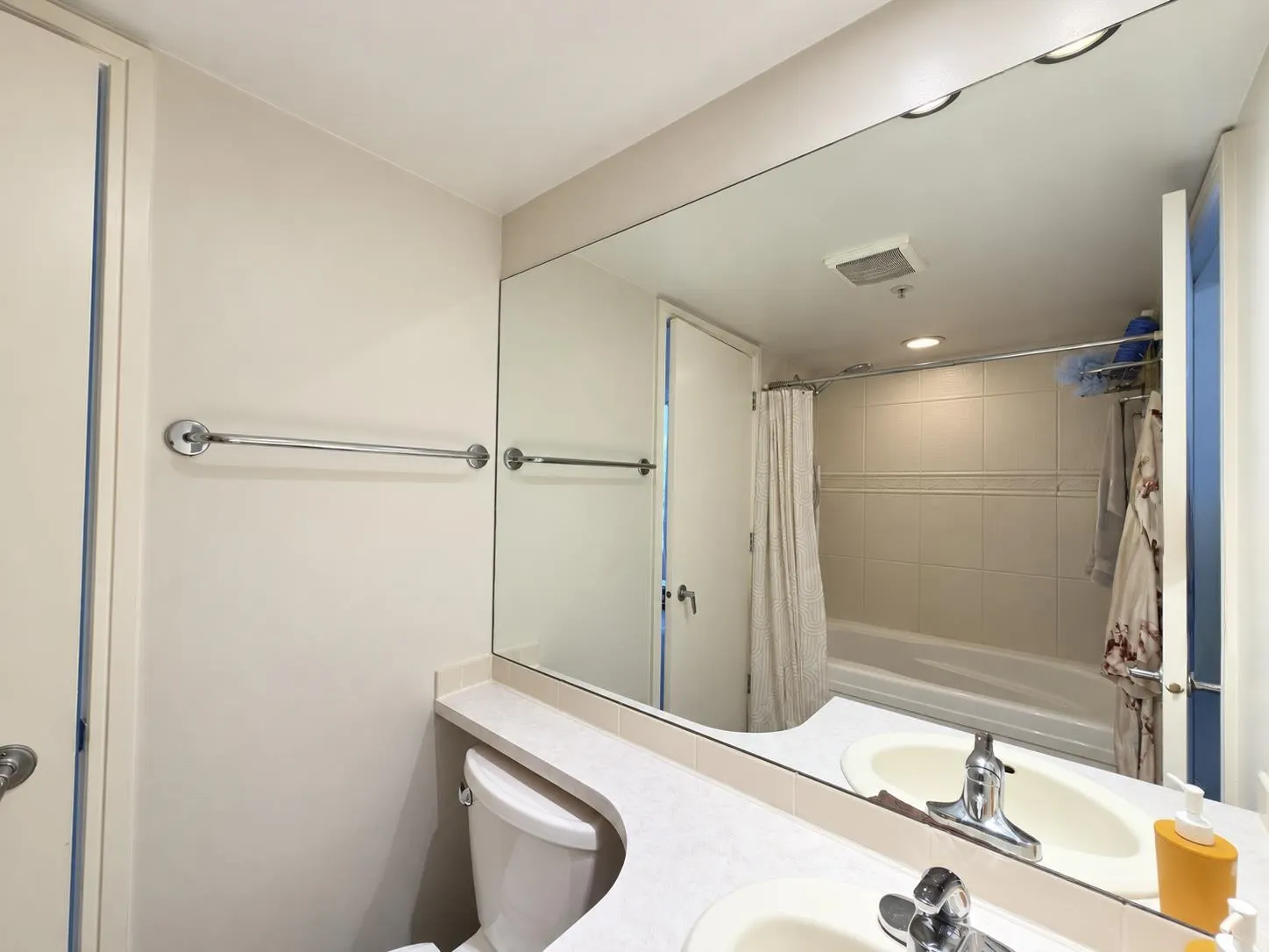 1068 Hornby Street #807