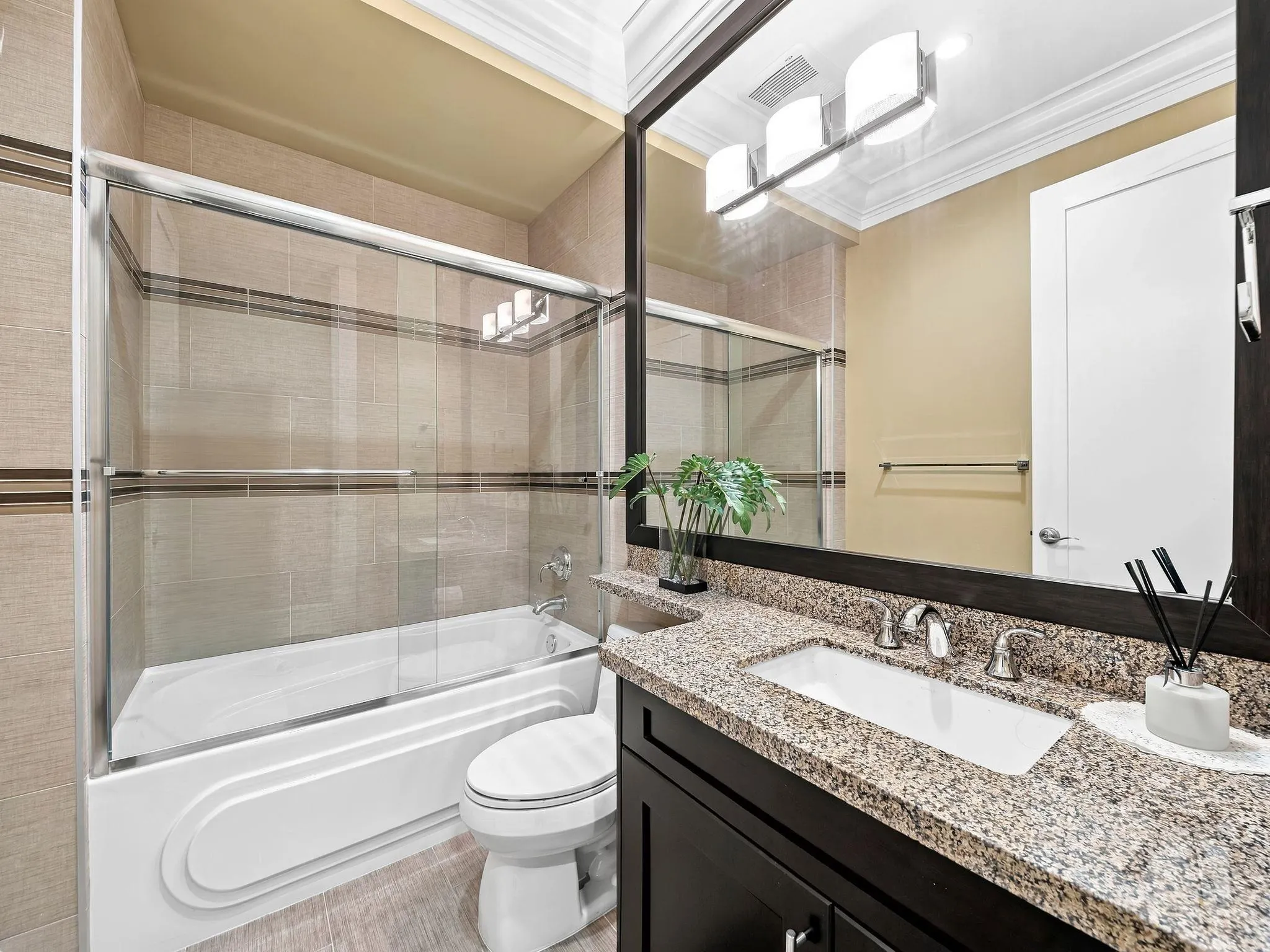 2015 W 57th Avenue