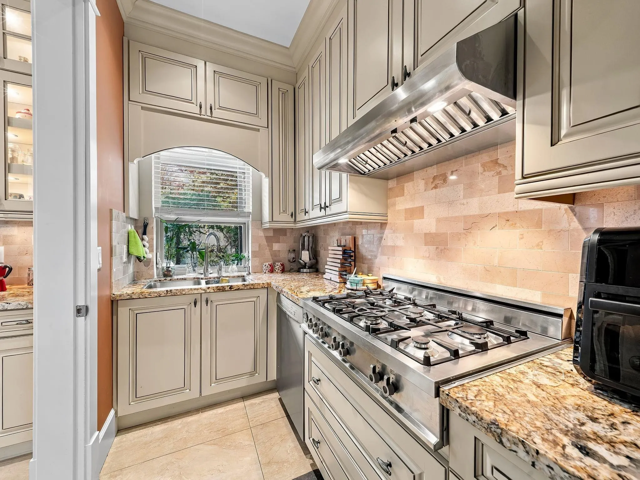 2015 W 57th Avenue
