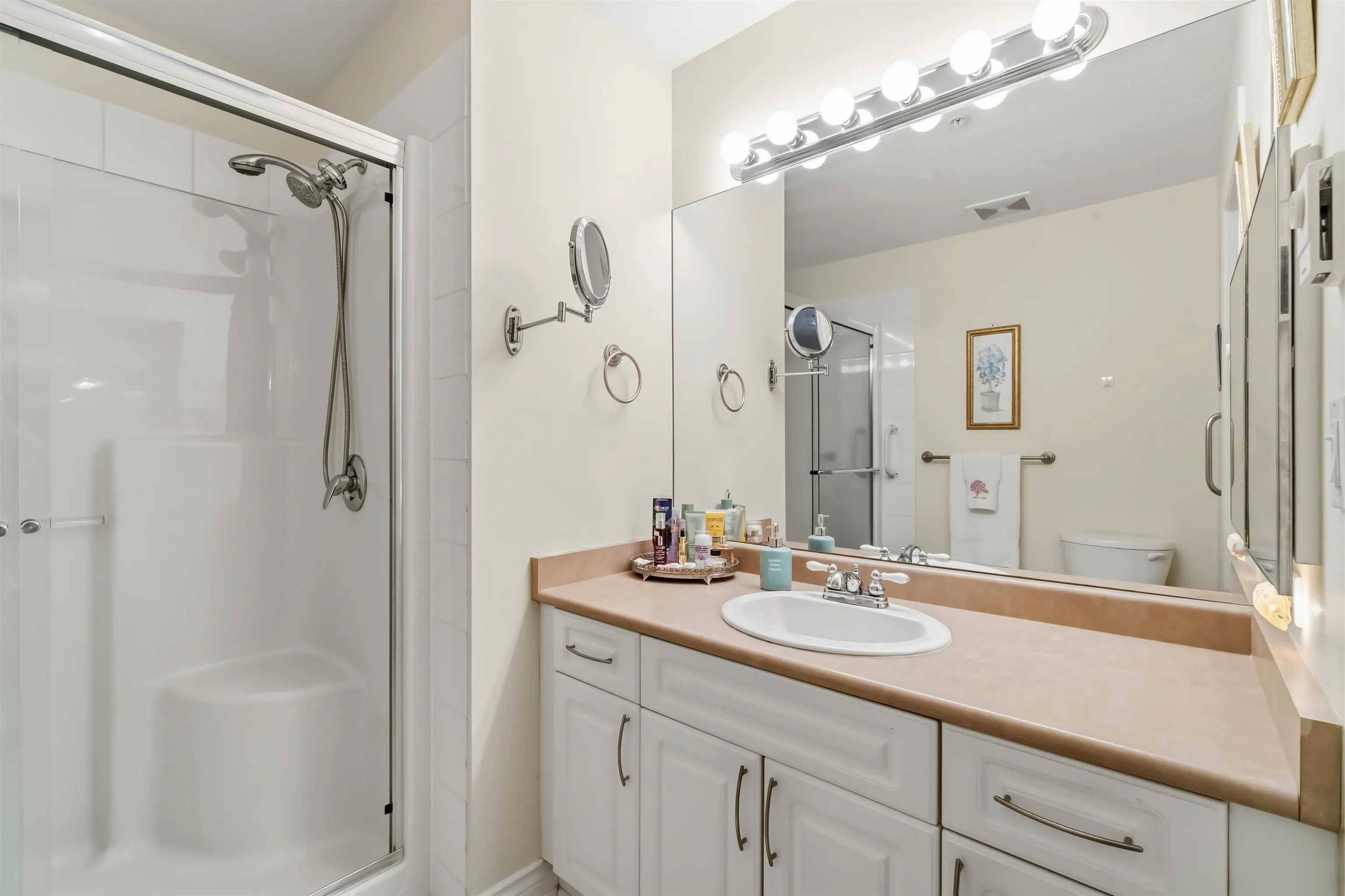 960 Lynn Valley Road #411
