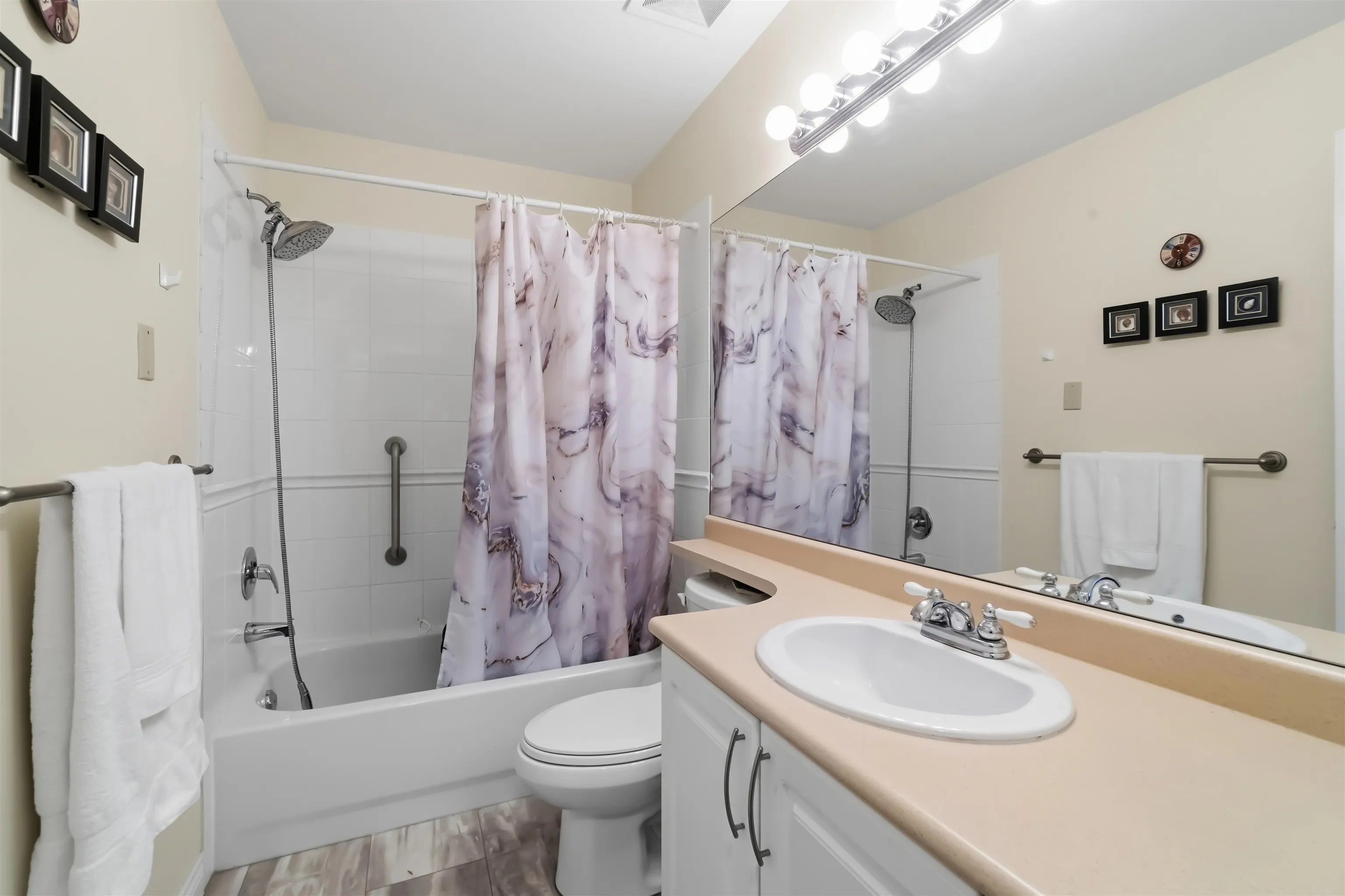 960 Lynn Valley Road #411