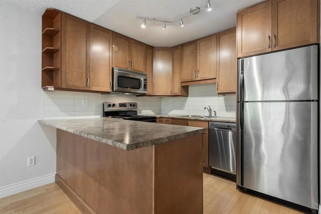 2920 Ash Street #401