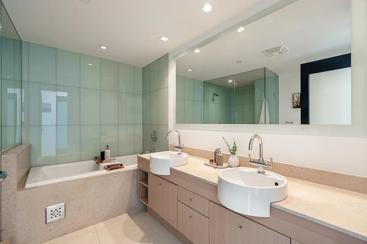 1455 Howe Street #2802