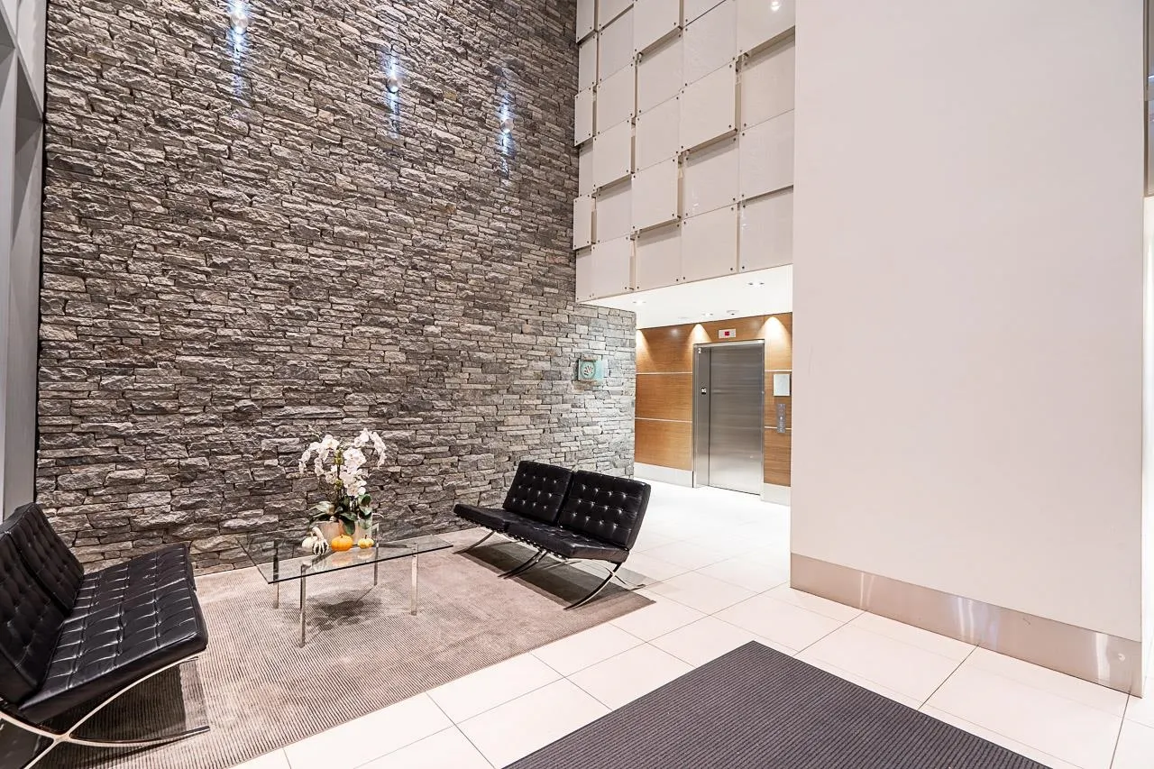 1455 Howe Street #2802
