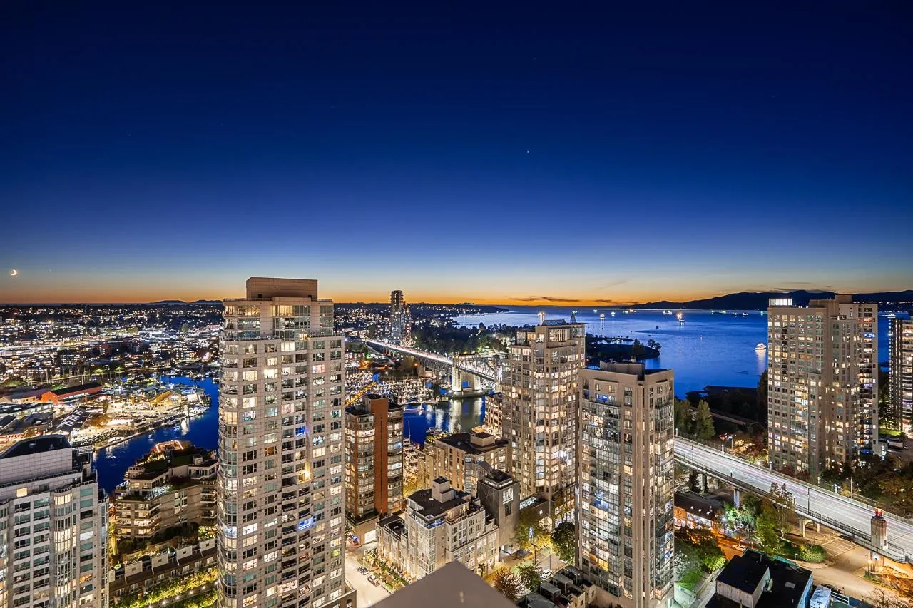 1455 Howe Street #2802
