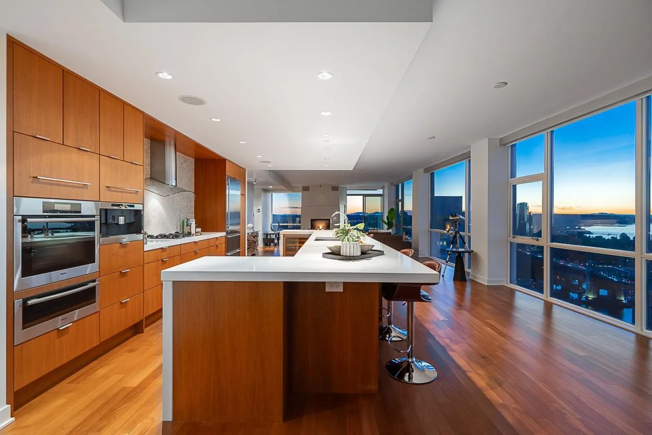 1455 Howe Street #2802