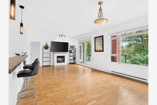 100 Capilano Road #304