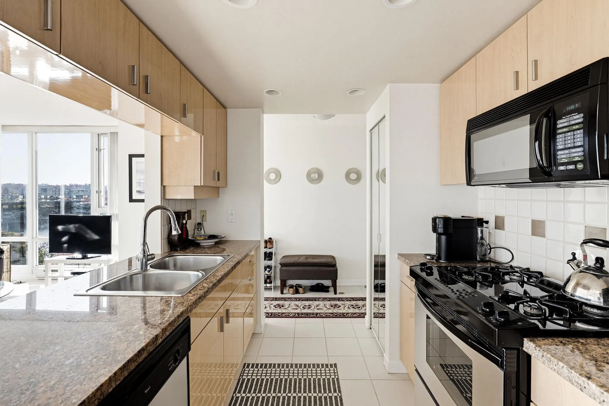 1067 Marinaside Crescent #901