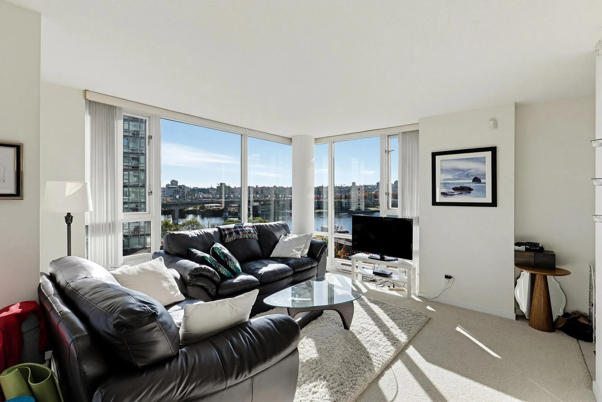 1067 Marinaside Crescent #901