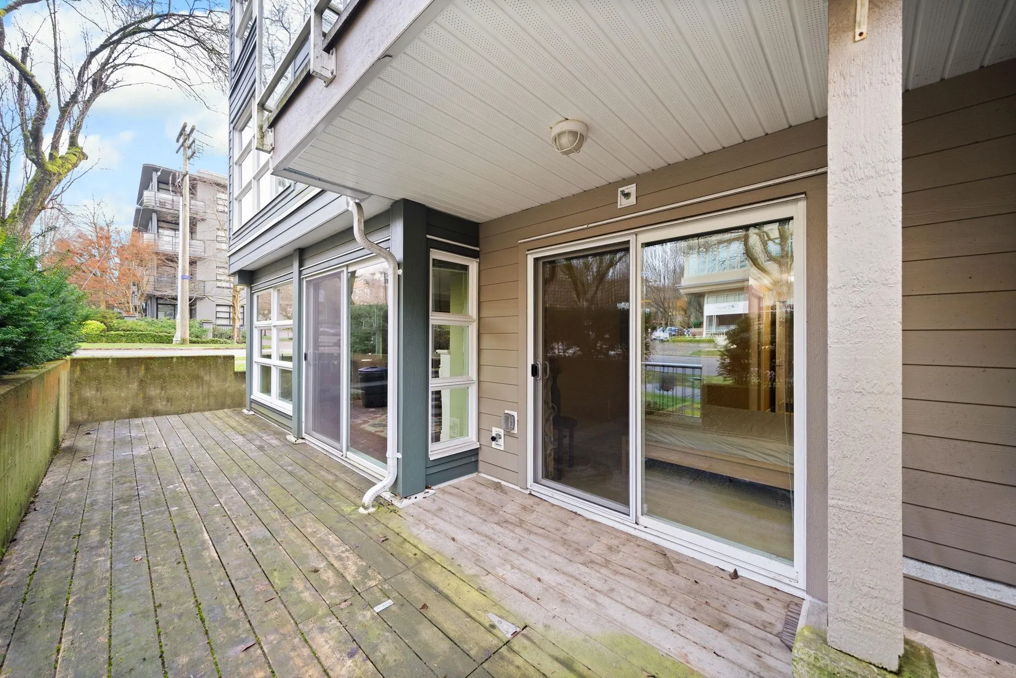 2815 Yew Street #104