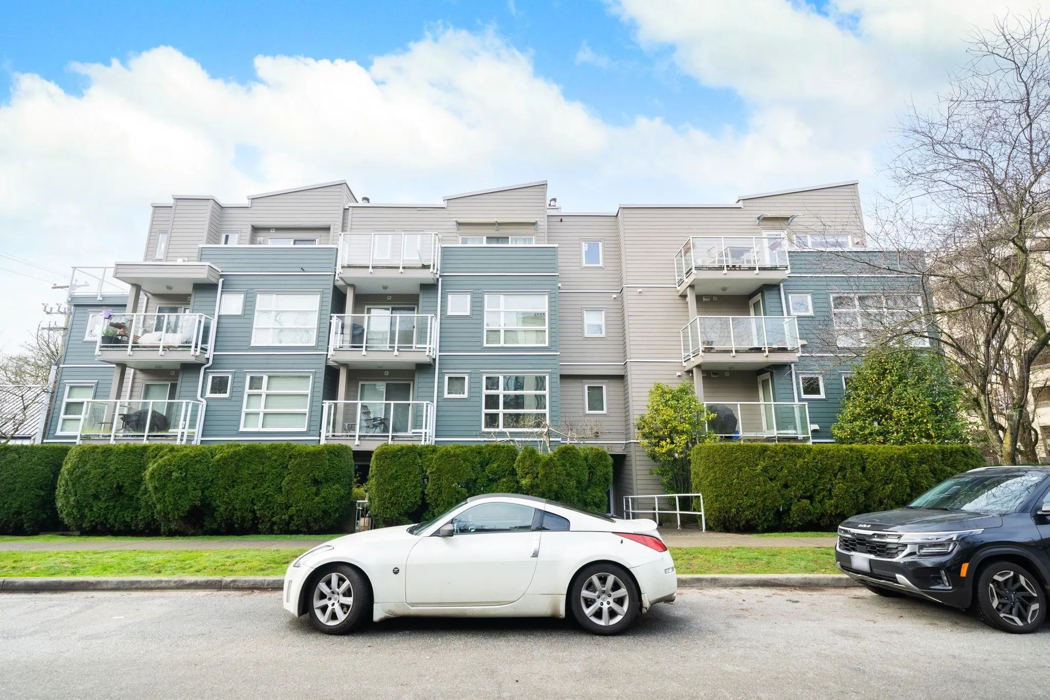 2815 Yew Street #104