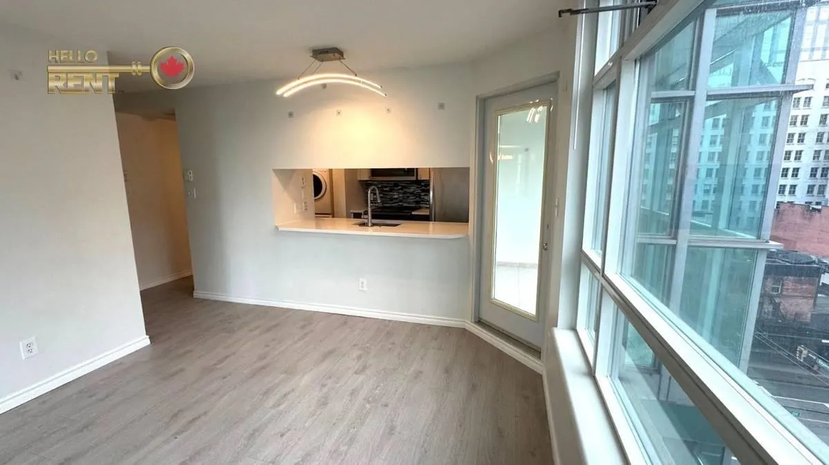 438 Seymour Street #704