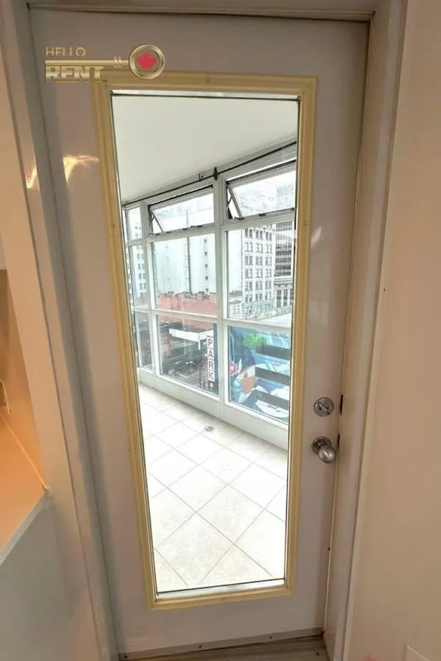 438 Seymour Street #704