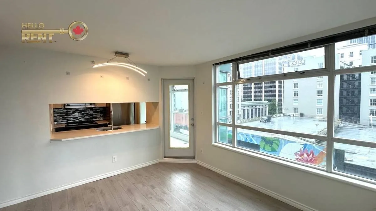 438 Seymour Street #704