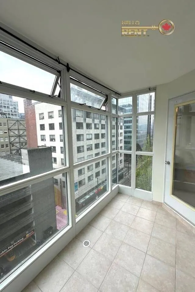 438 Seymour Street #704