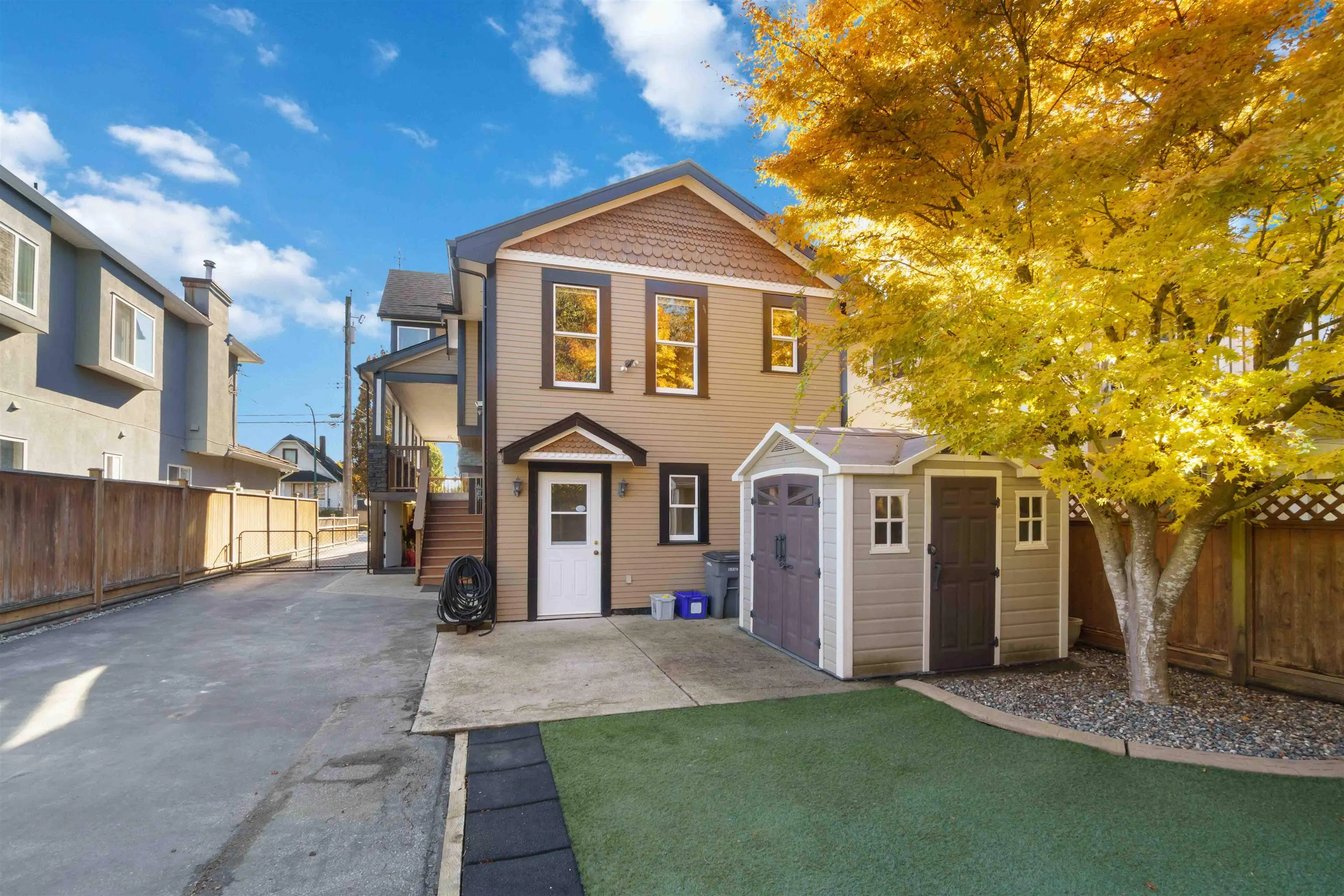 97 E King Edward Avenue