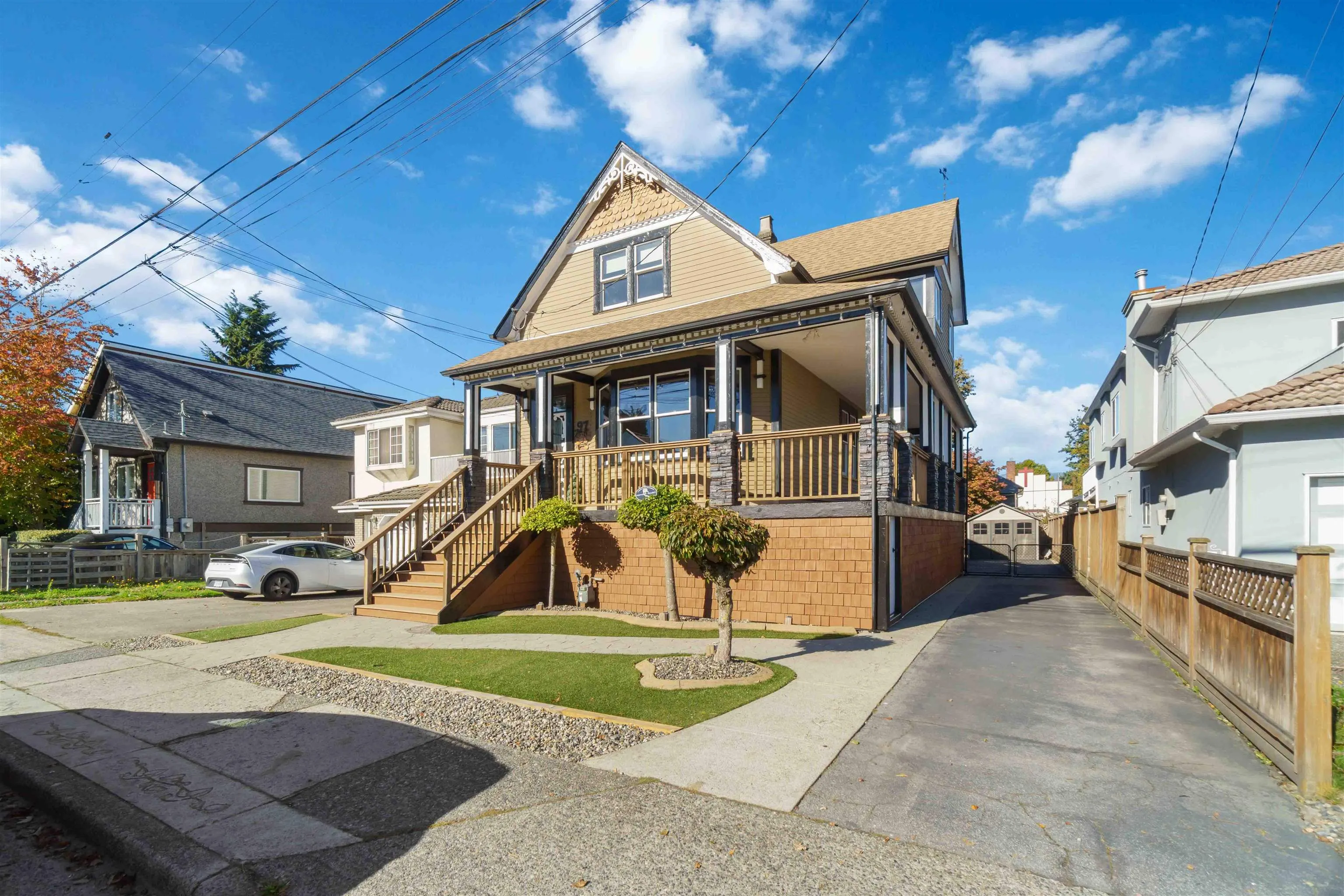 97 E King Edward Avenue