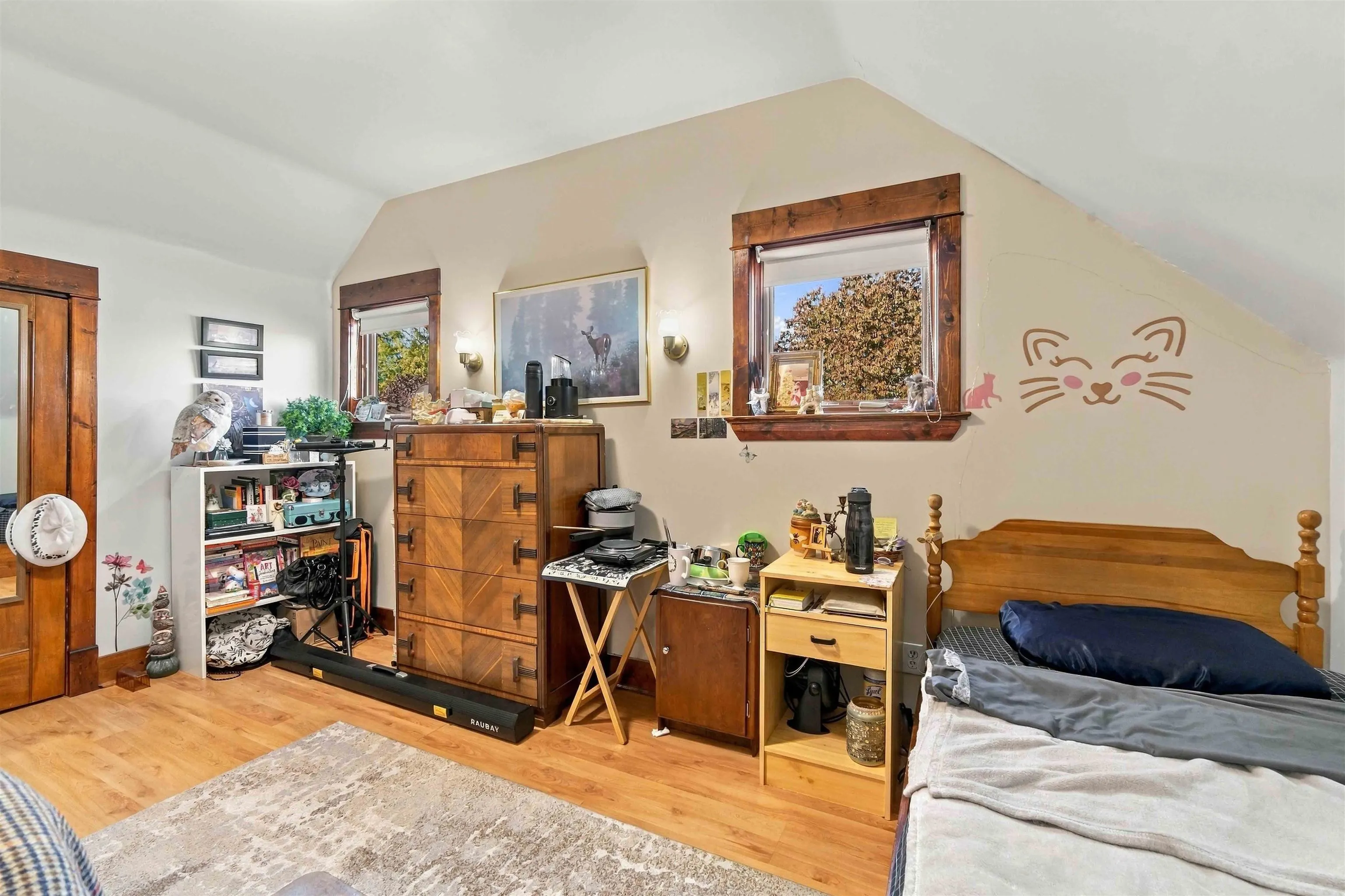97 E King Edward Avenue