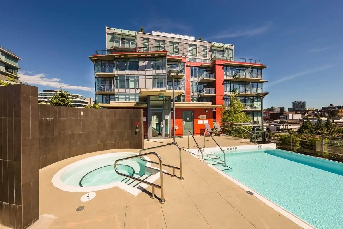 38 W 1st Avenue #807