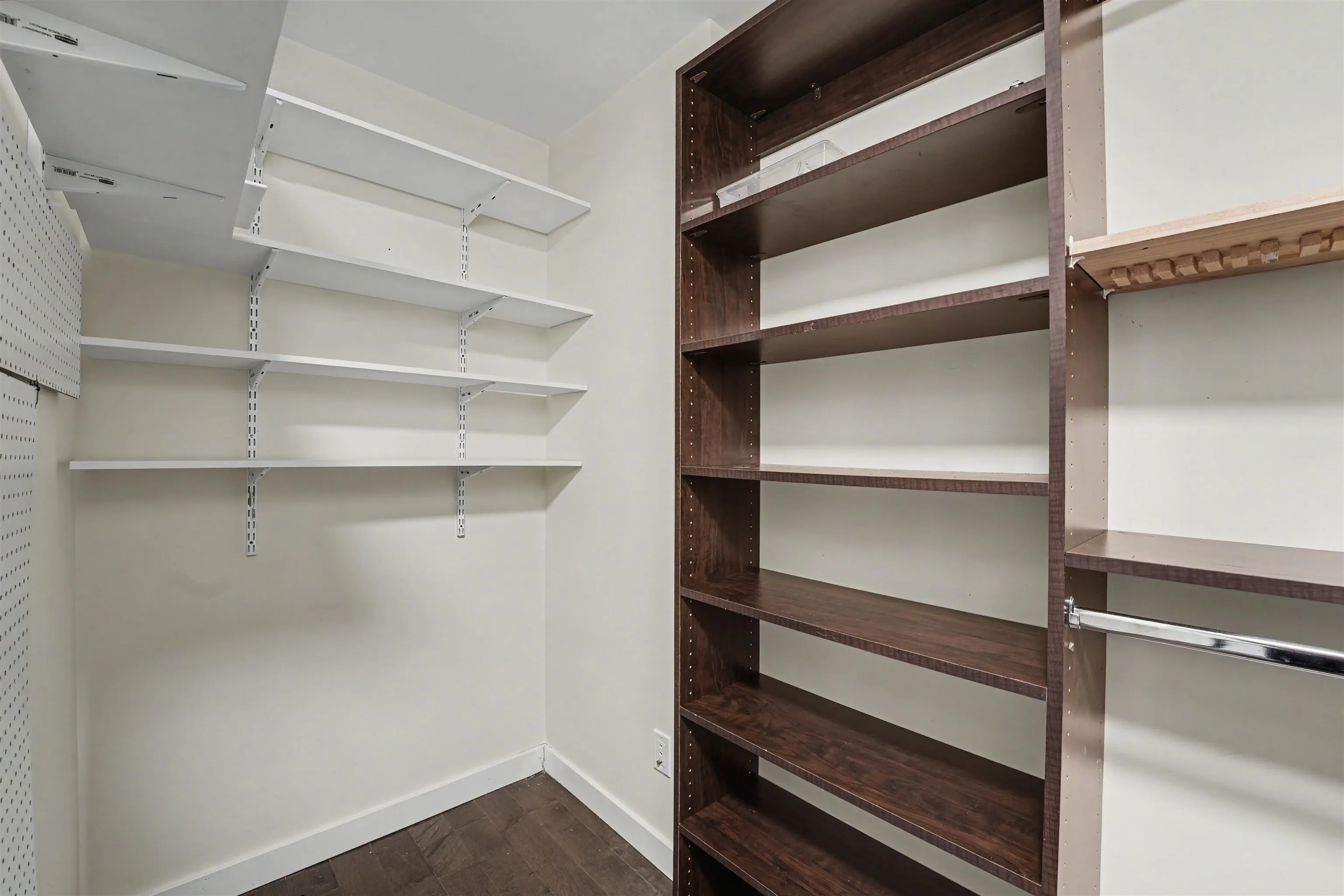 38 W 1st Avenue #807