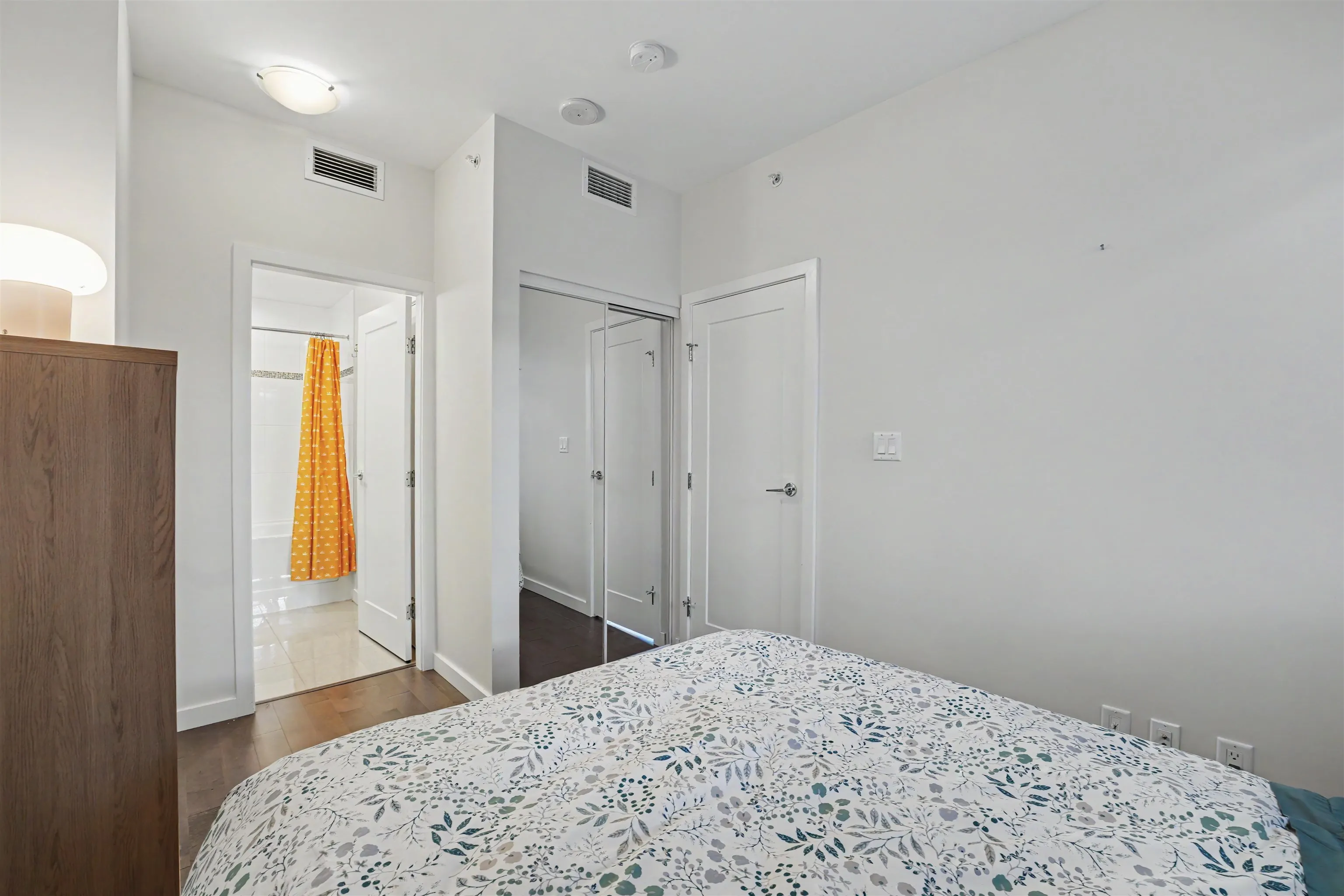 38 W 1st Avenue #807
