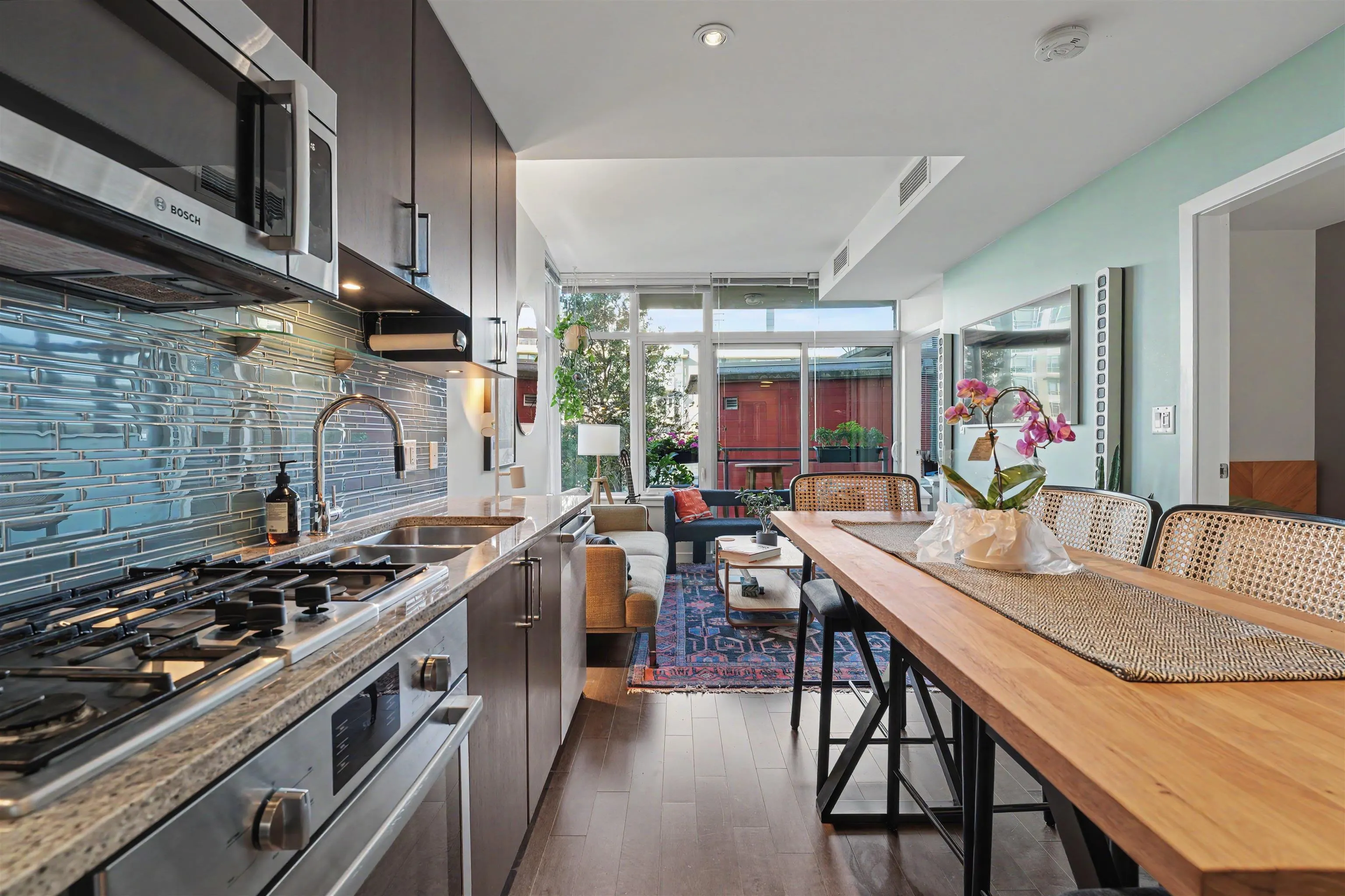 38 W 1st Avenue #807