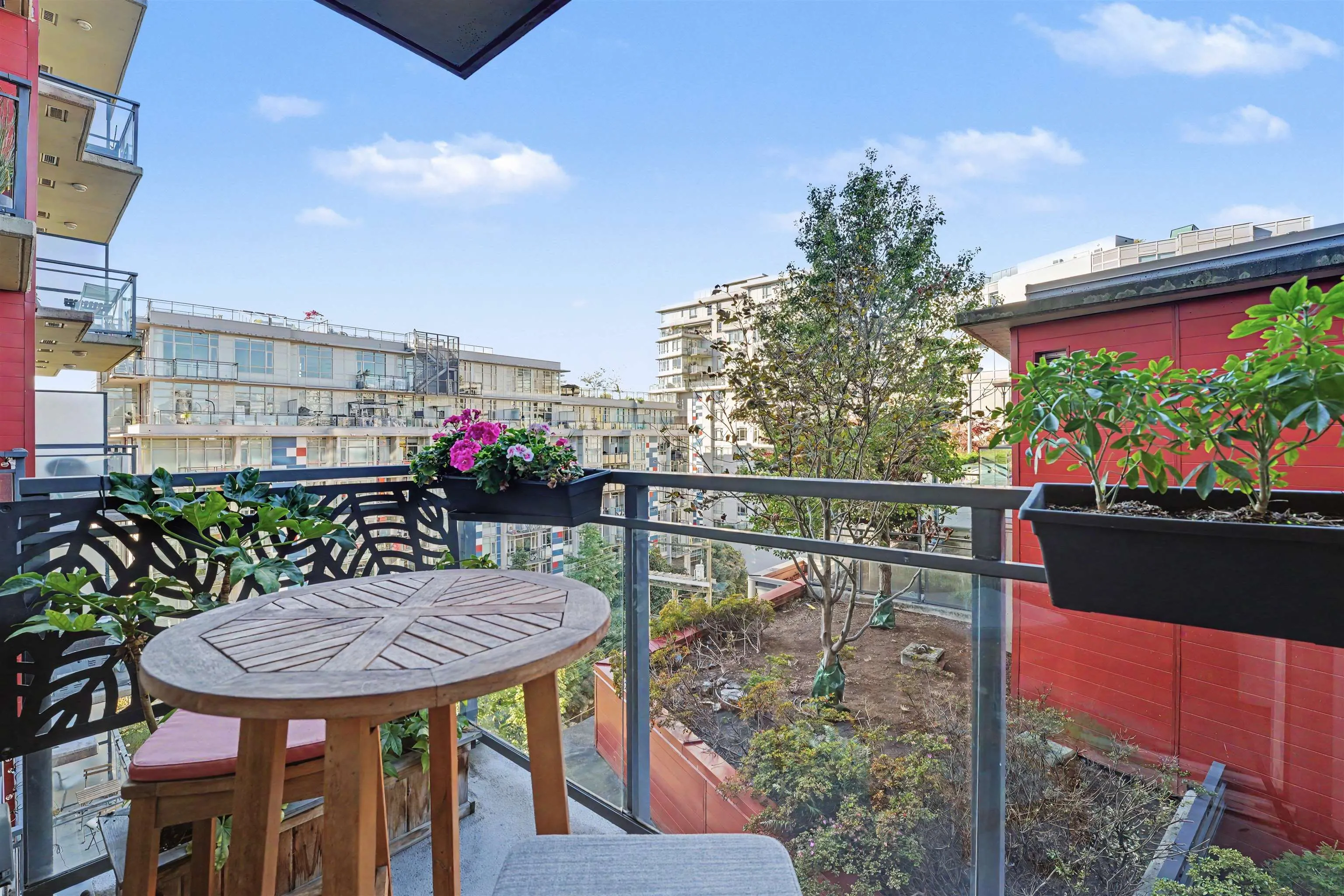 38 W 1st Avenue #807