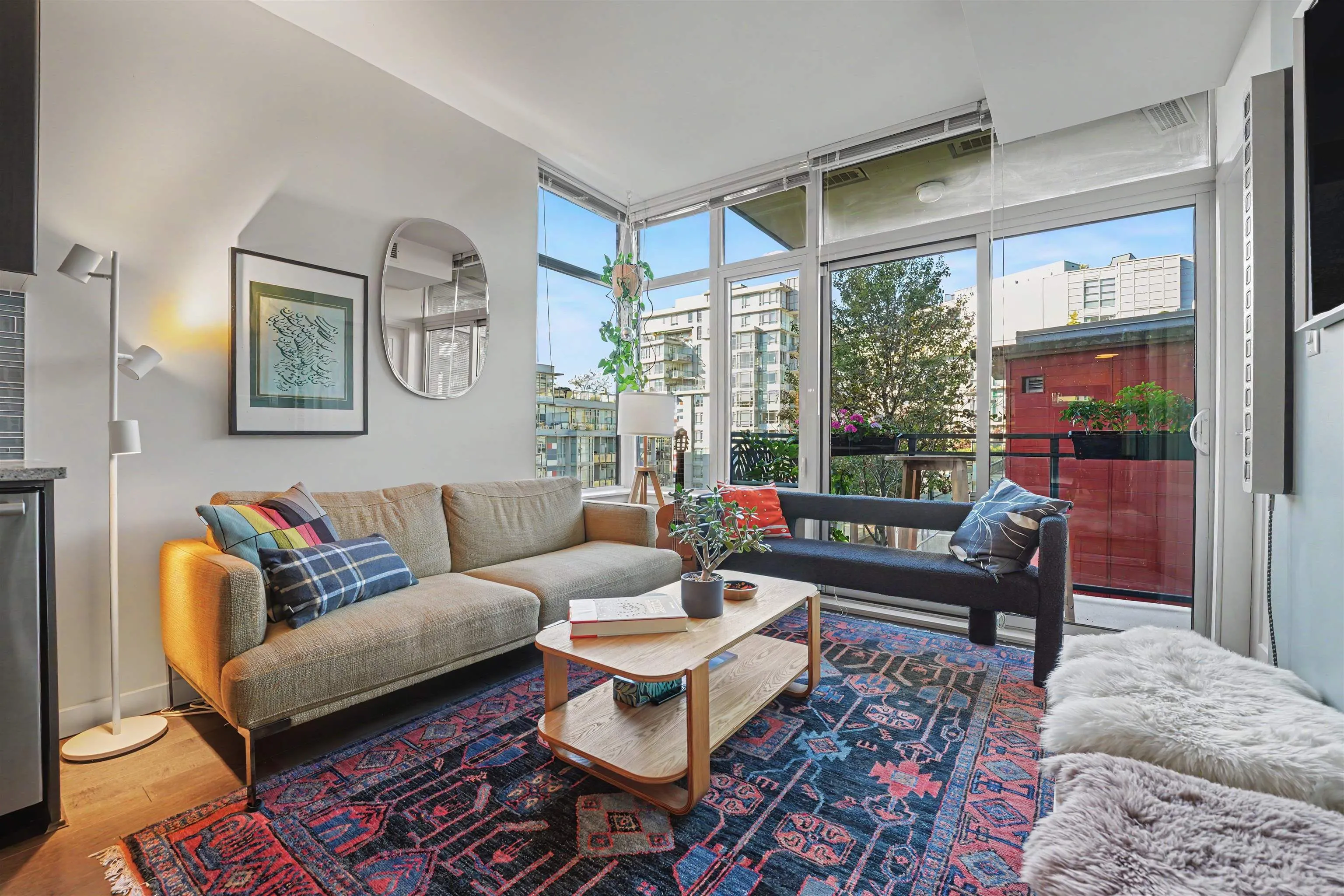 38 W 1st Avenue #807