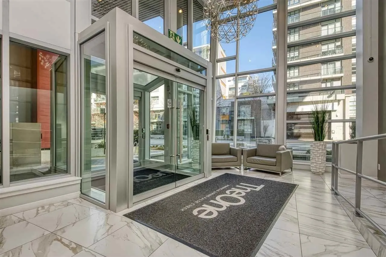 38 W 1st Avenue #807
