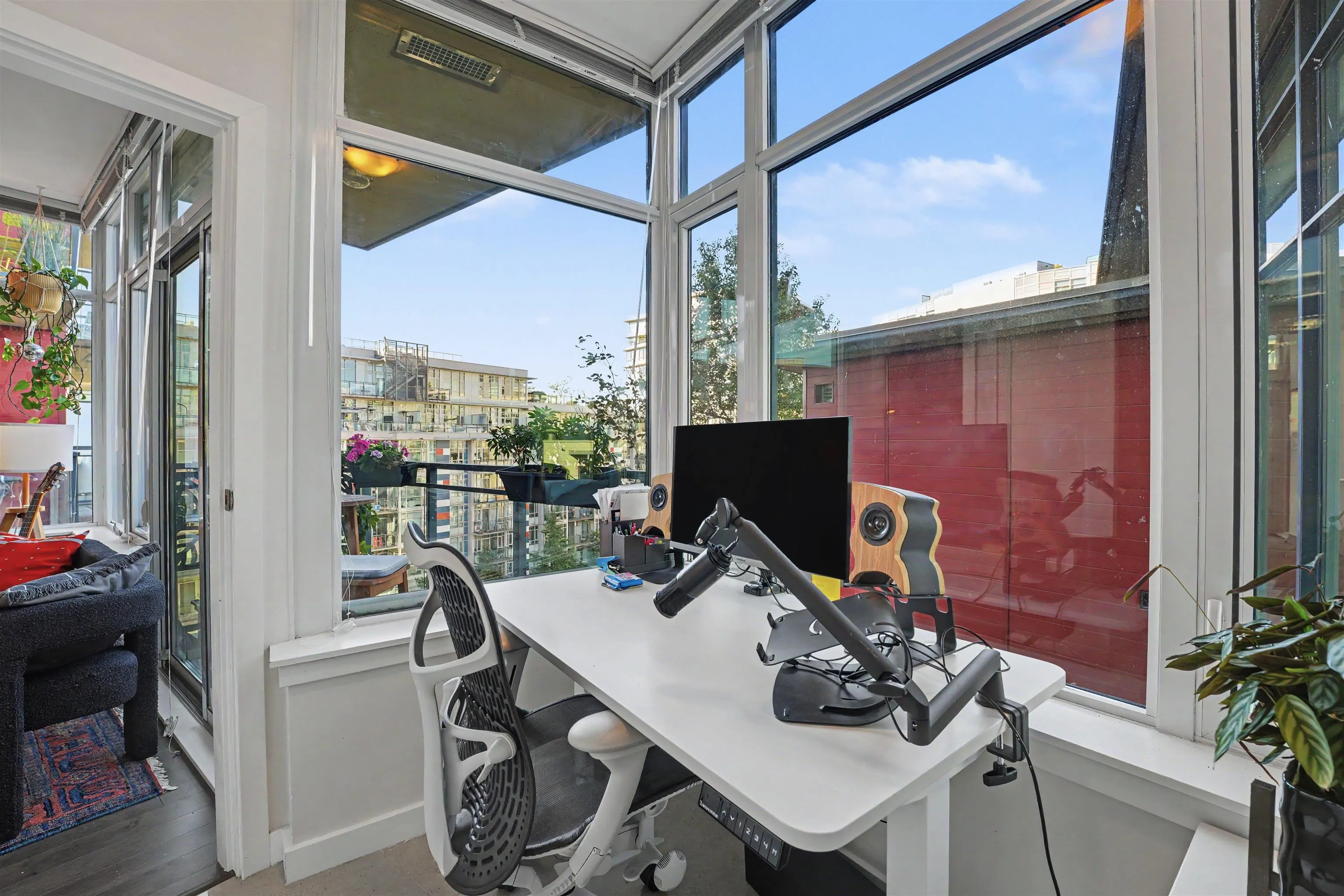 38 W 1st Avenue #807