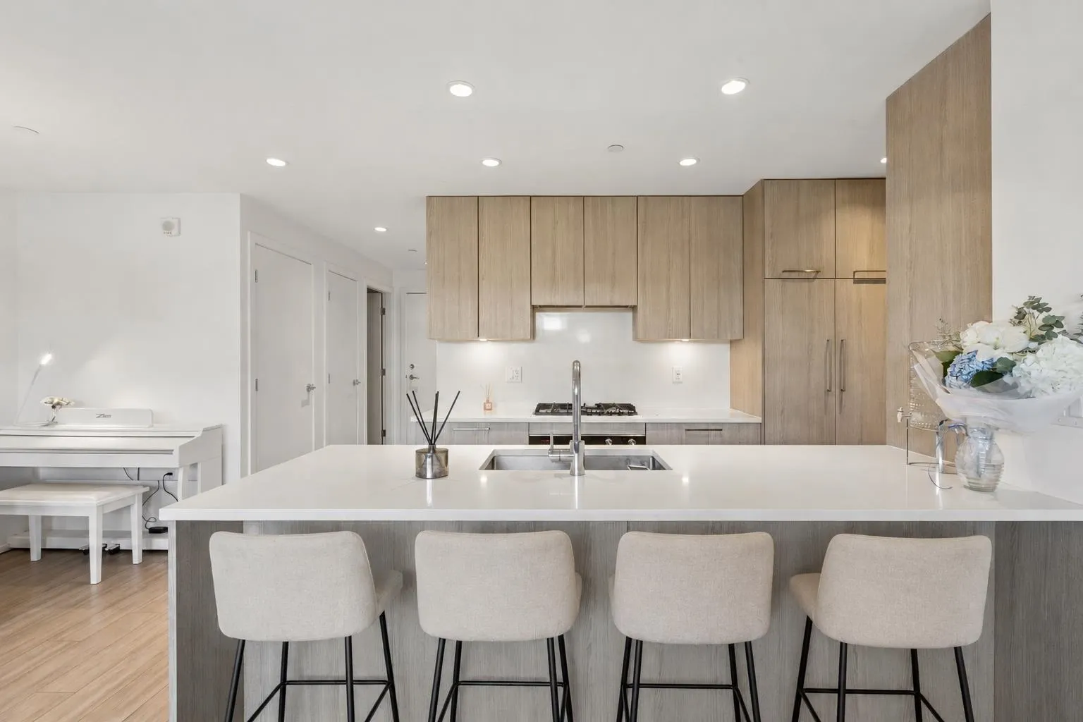 747 E 3rd Street #203
