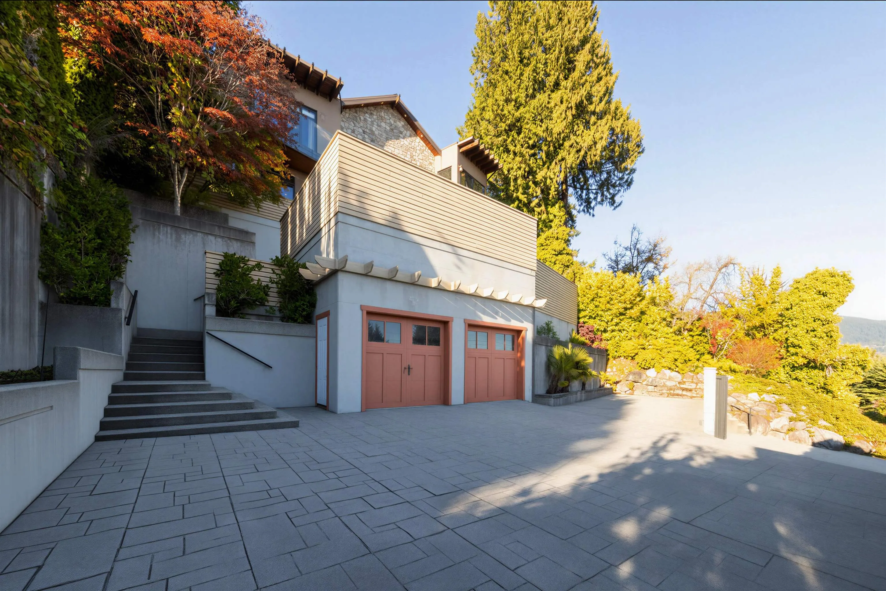 855 Anderson Crescent