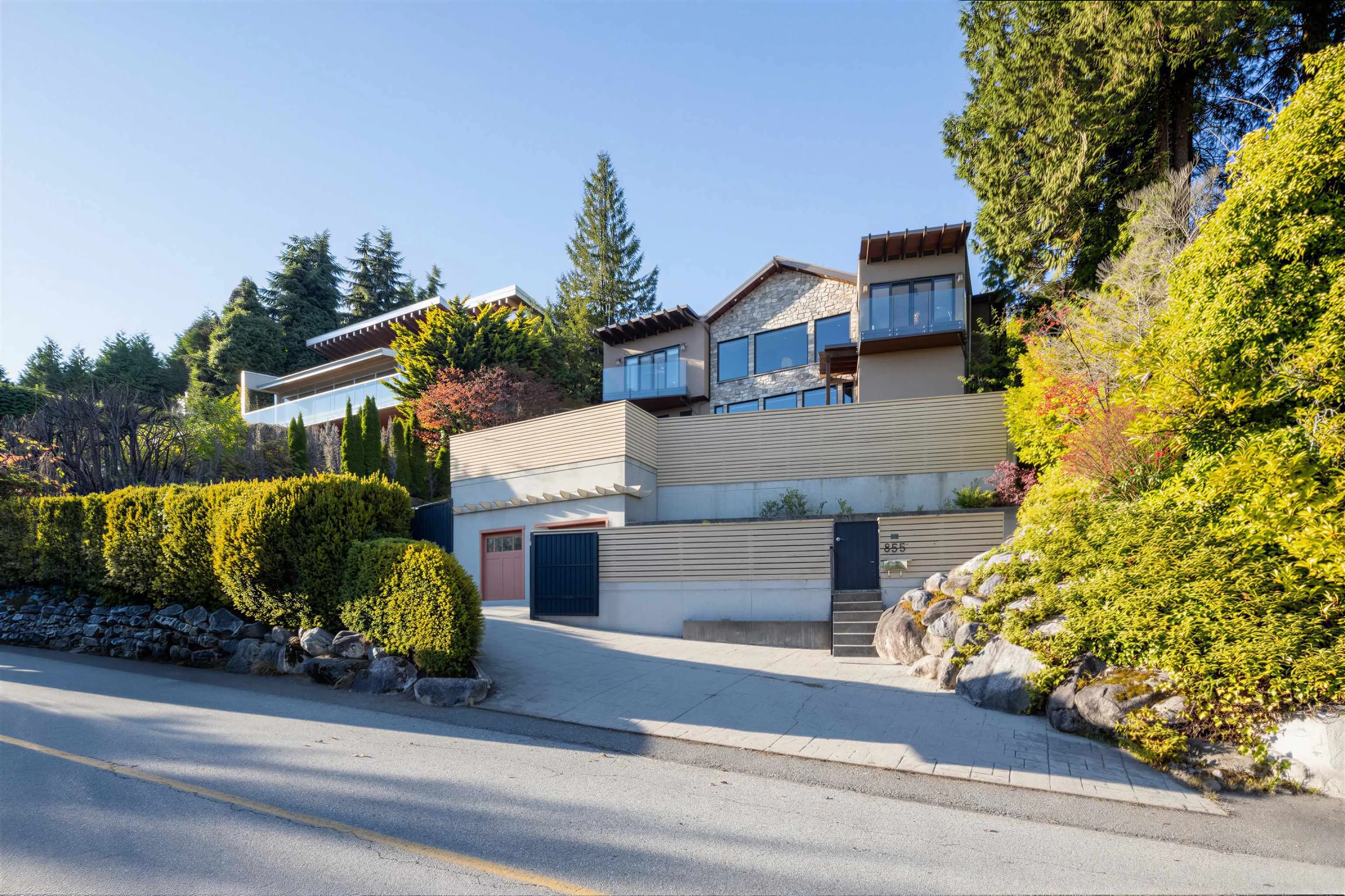 855 Anderson Crescent
