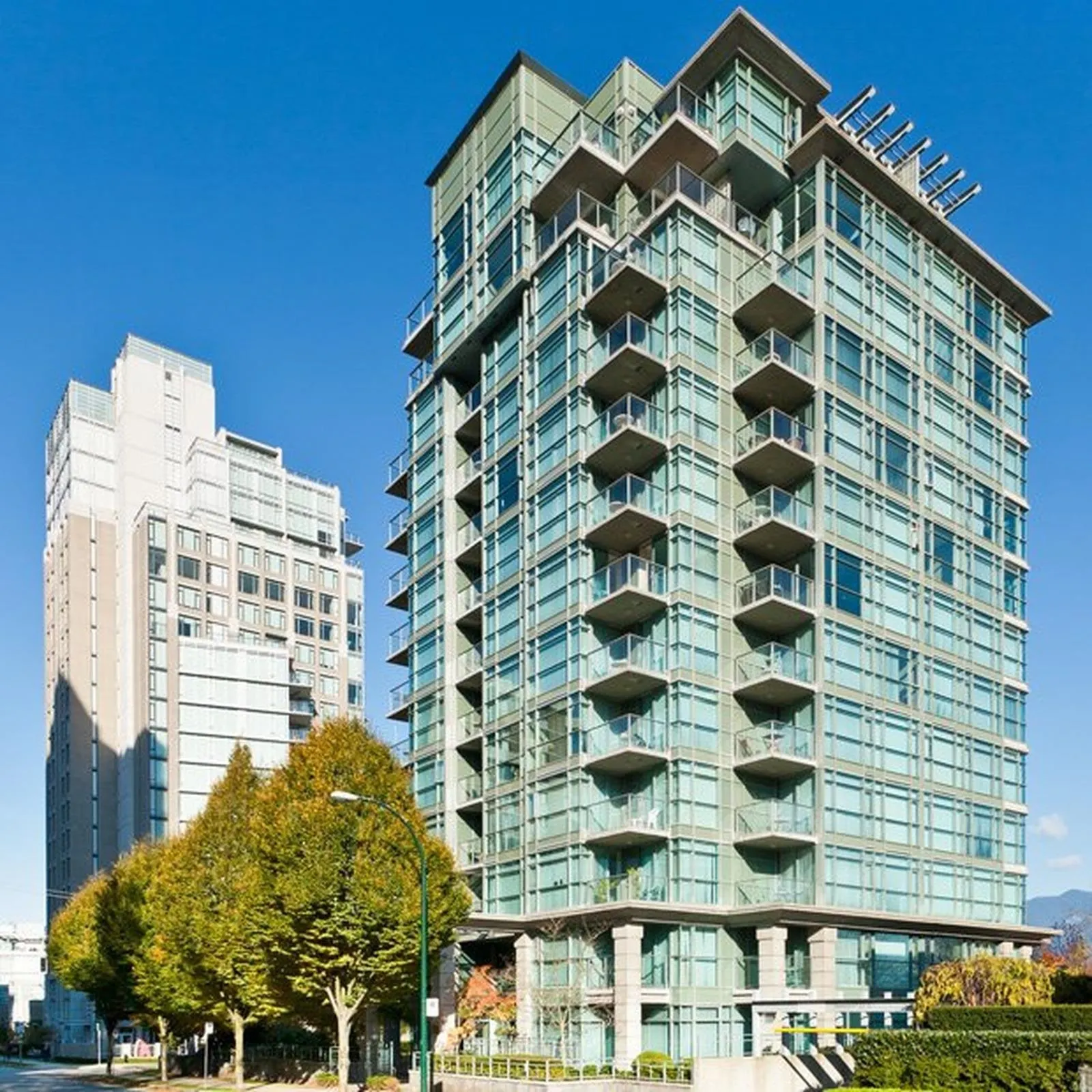 1889 Alberni Street #607