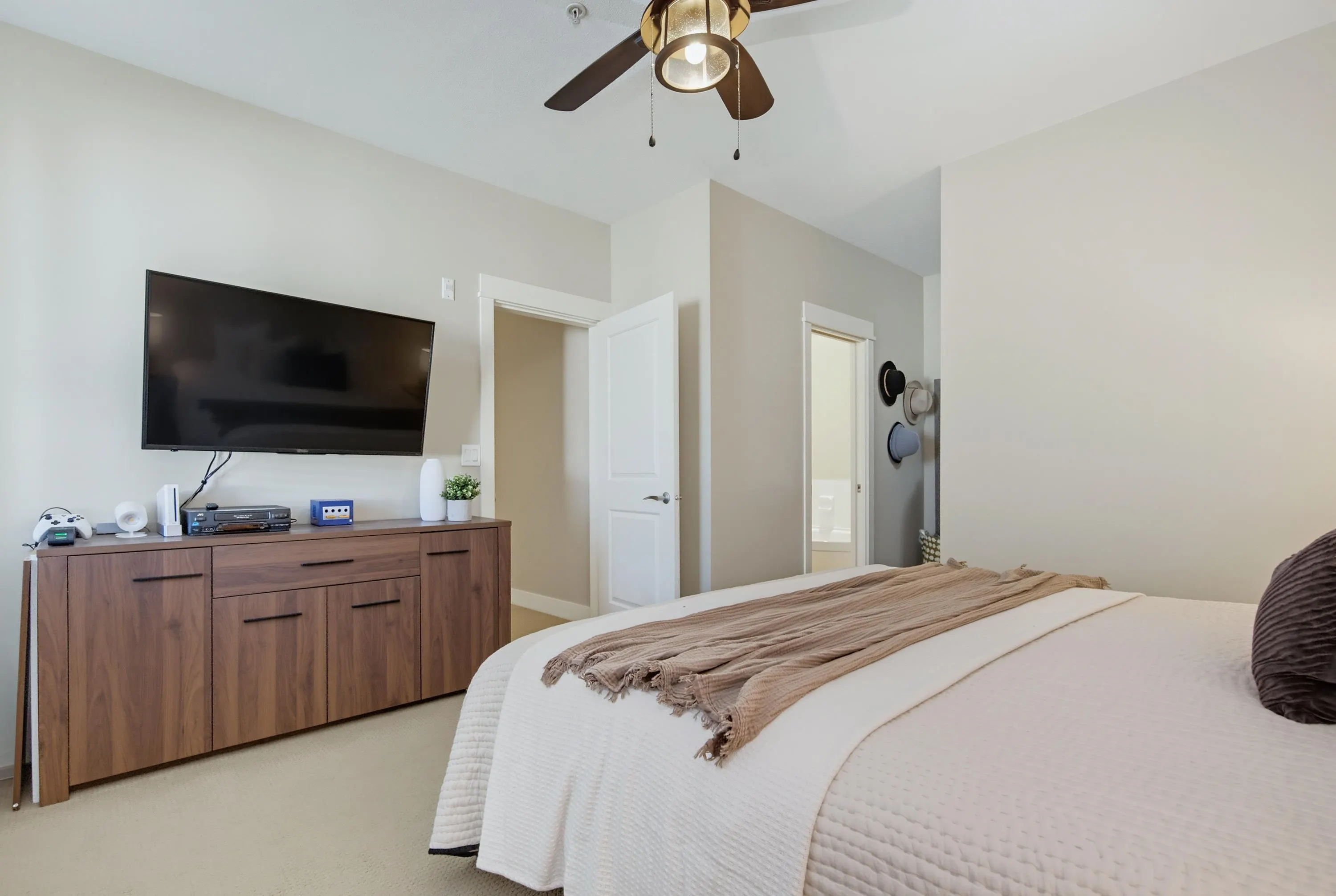 5430 201 Street #409