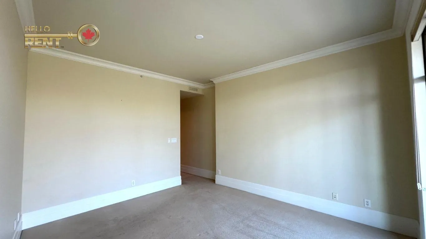 508 Waters Edge Crescent #401