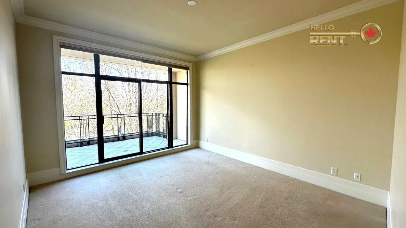 508 Waters Edge Crescent #401