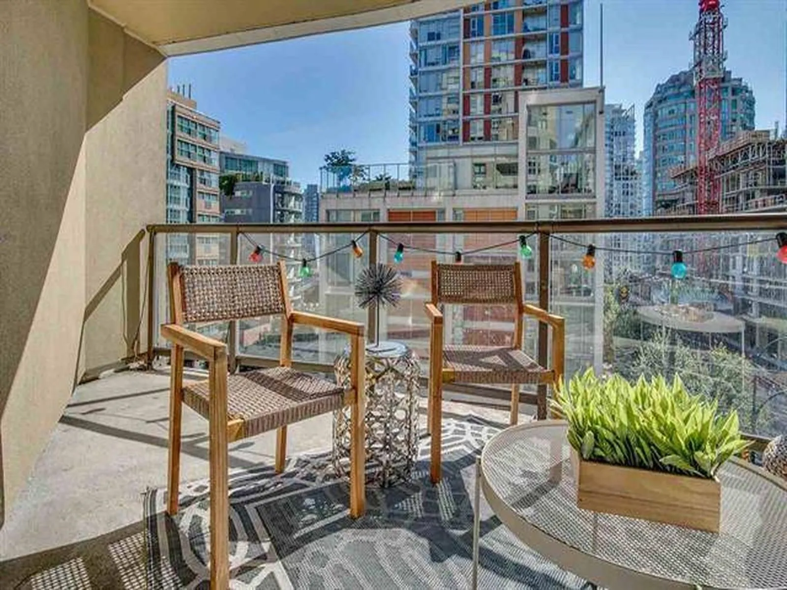 789 Drake Street #505