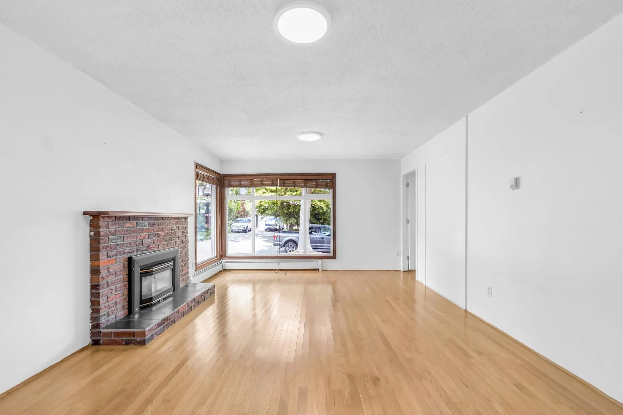12881 Carluke Crescent