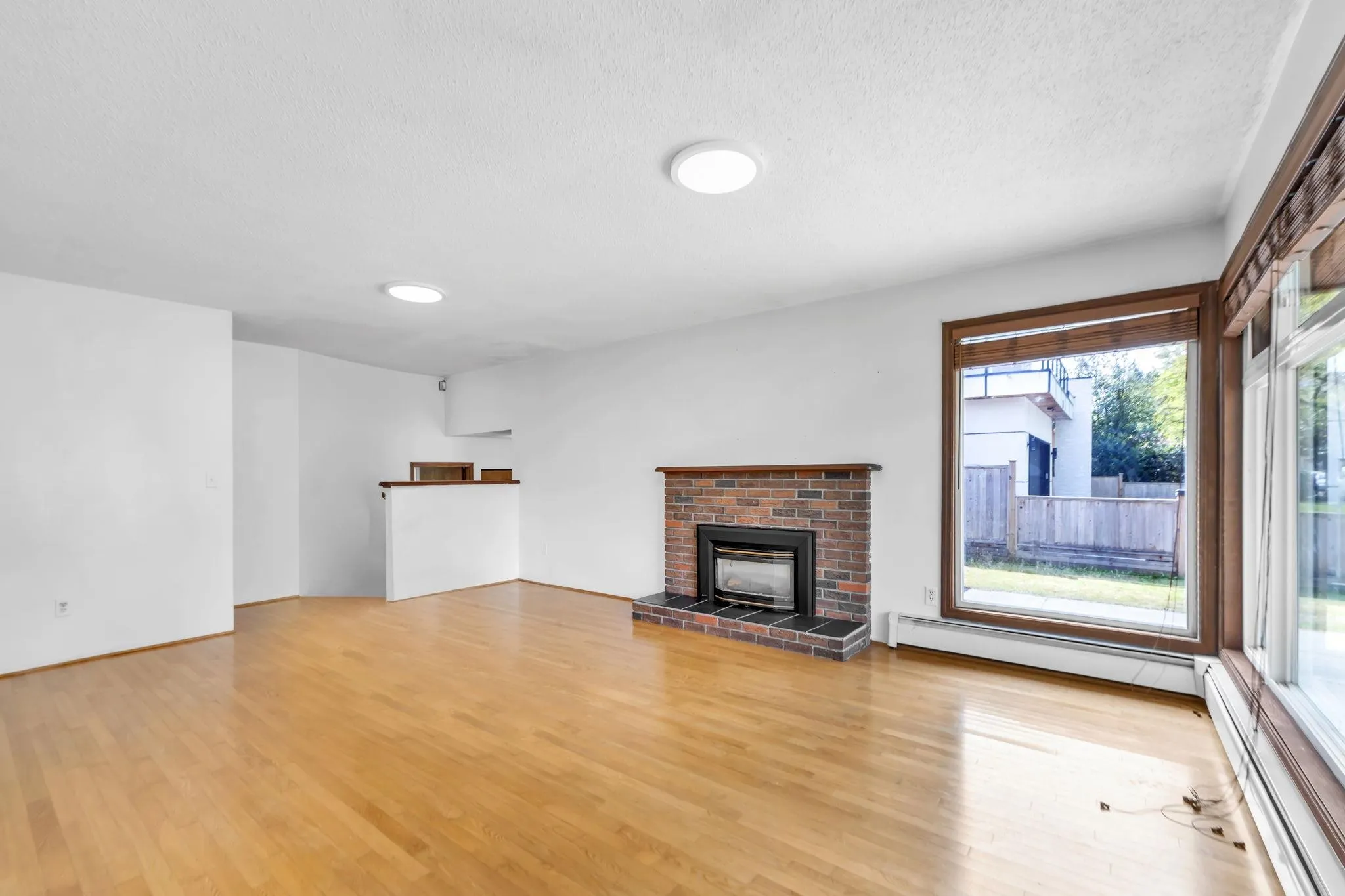 12881 Carluke Crescent