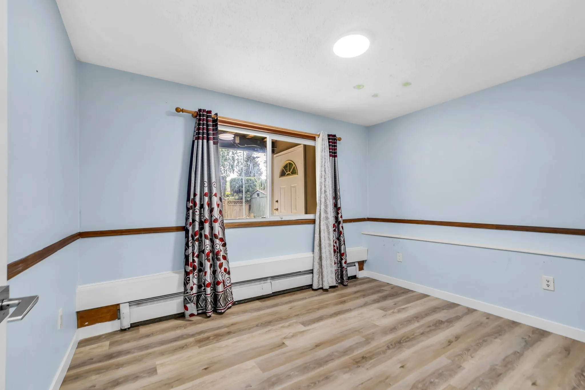 12881 Carluke Crescent