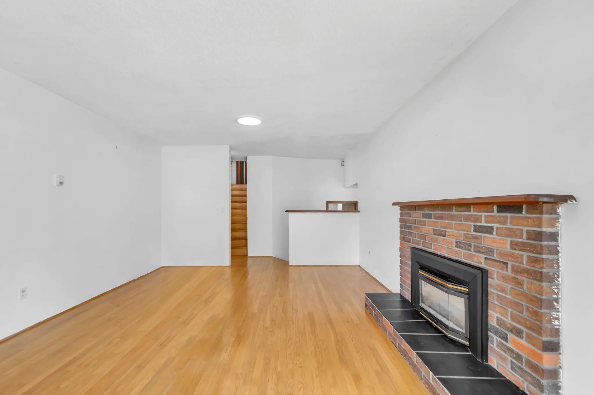 12881 Carluke Crescent