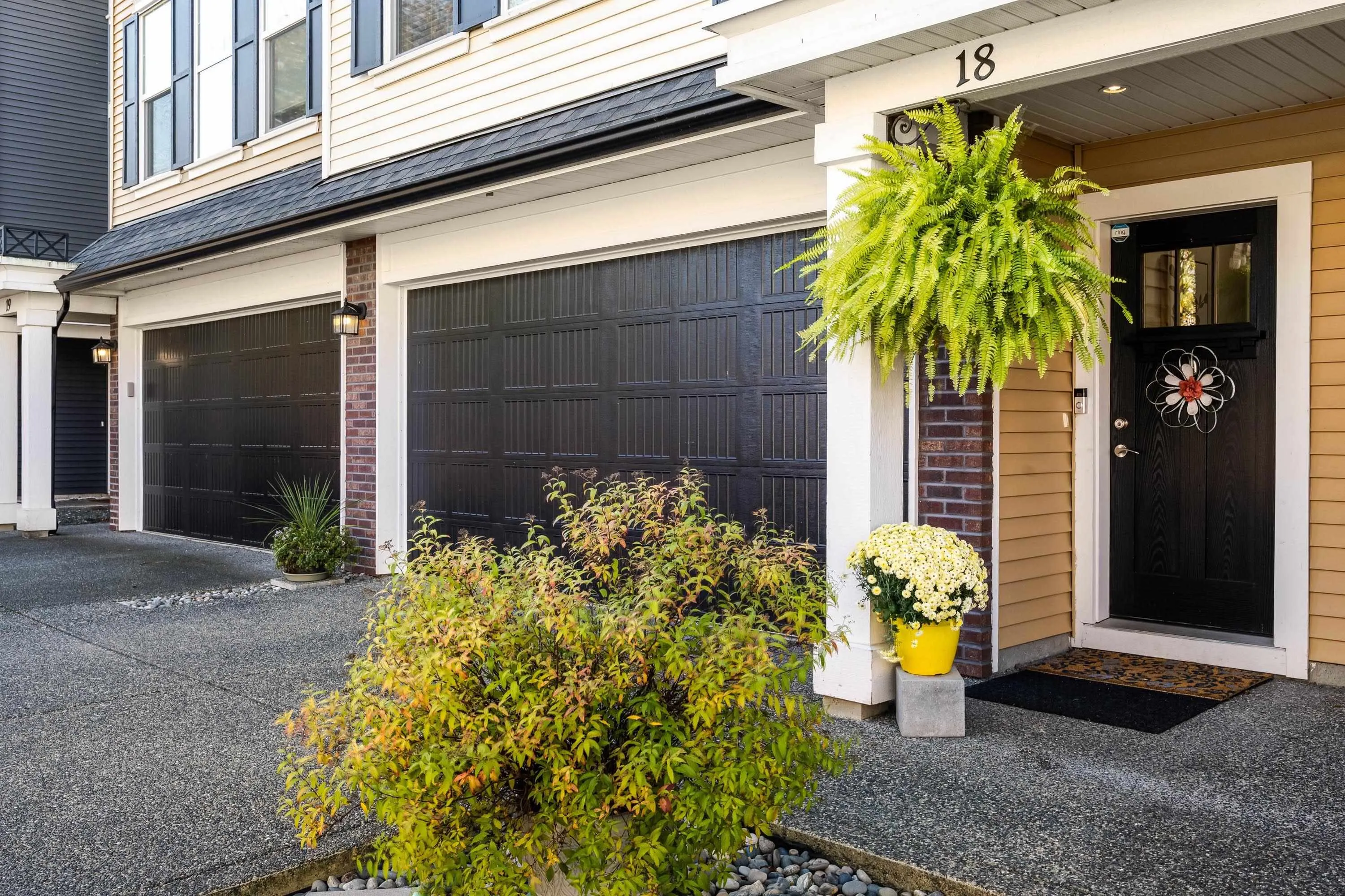 1640 Mackay Crescent #18