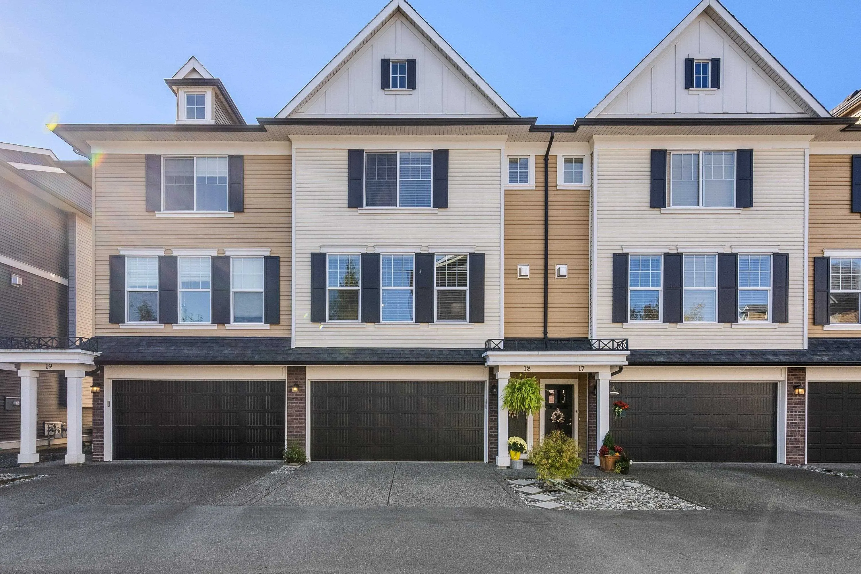 1640 Mackay Crescent #18