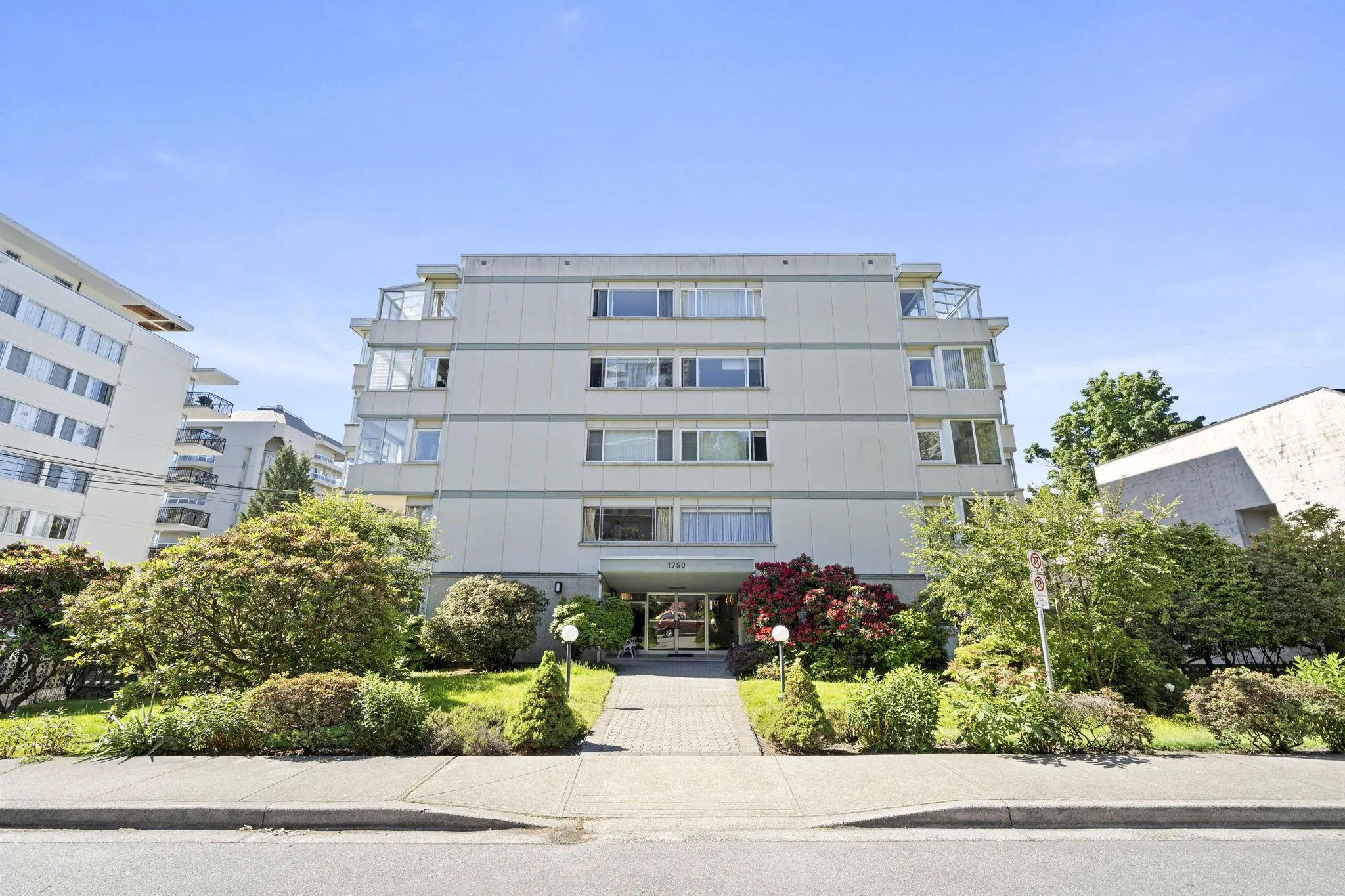 1750 Esquimalt Avenue #504